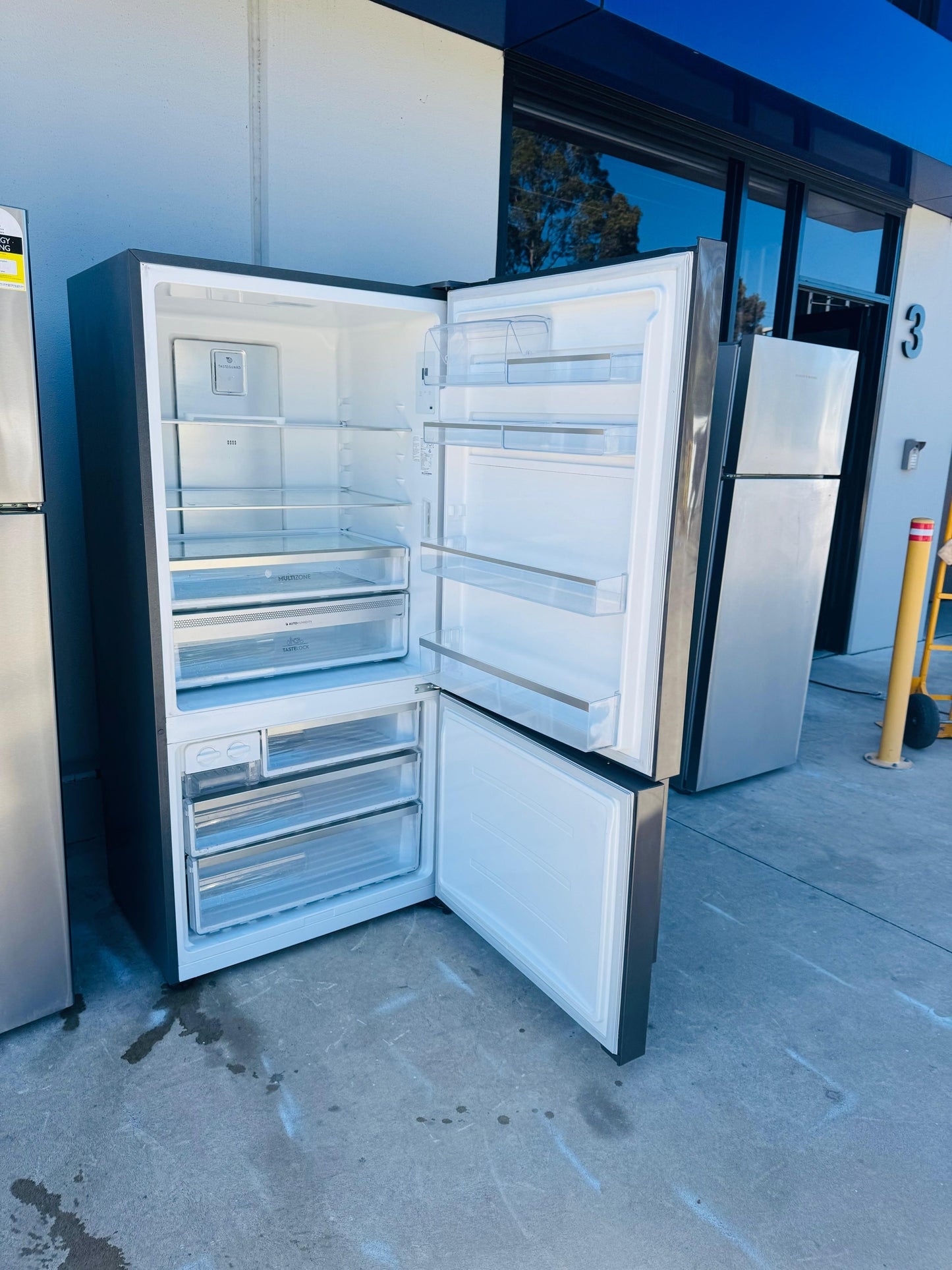 ELECTROLUX 529 LITRES FRIDGE FREEZER