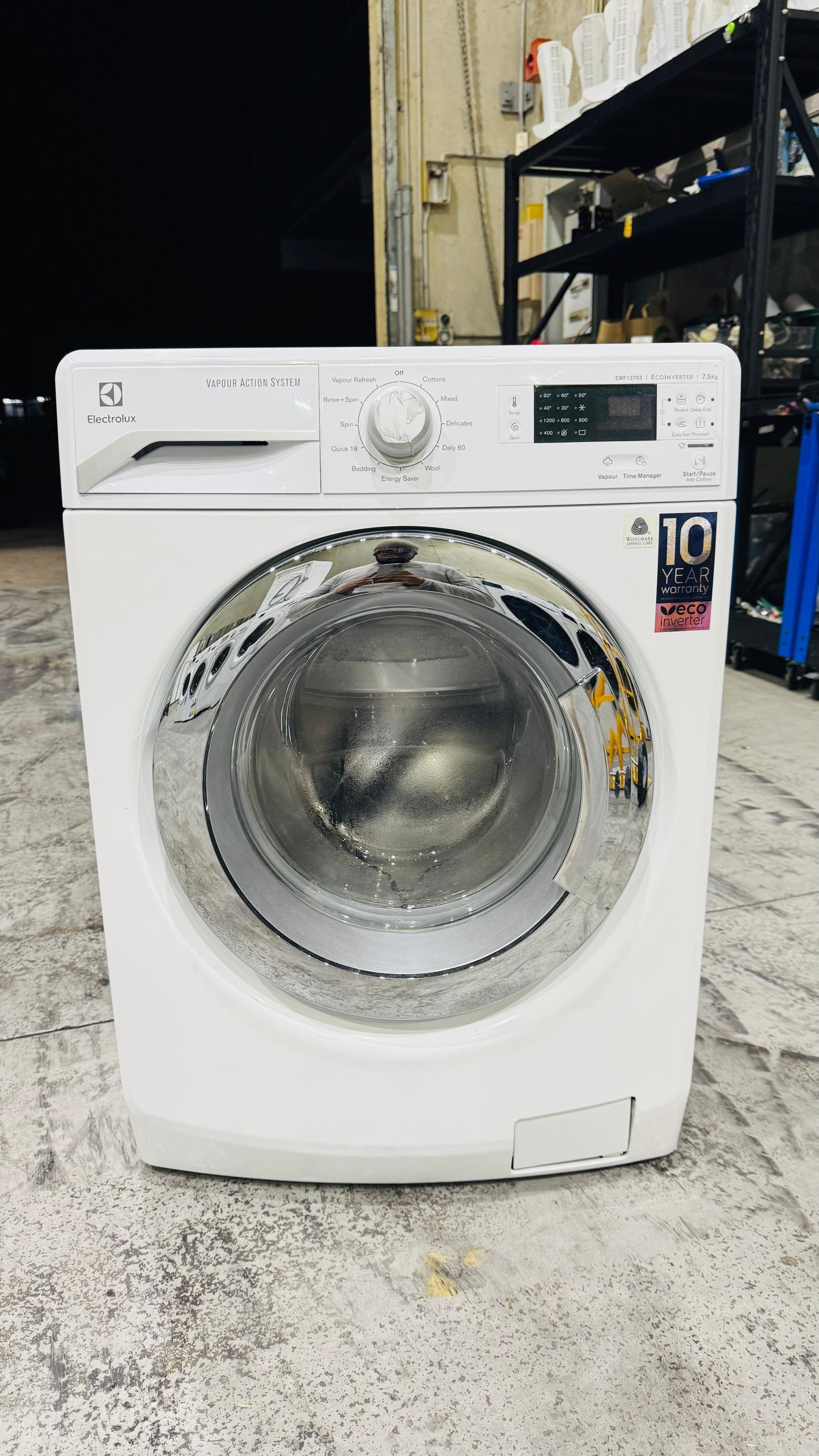 ELECTROLUX 7.5 KGS FRONT LOADER WASHING MACHINE
