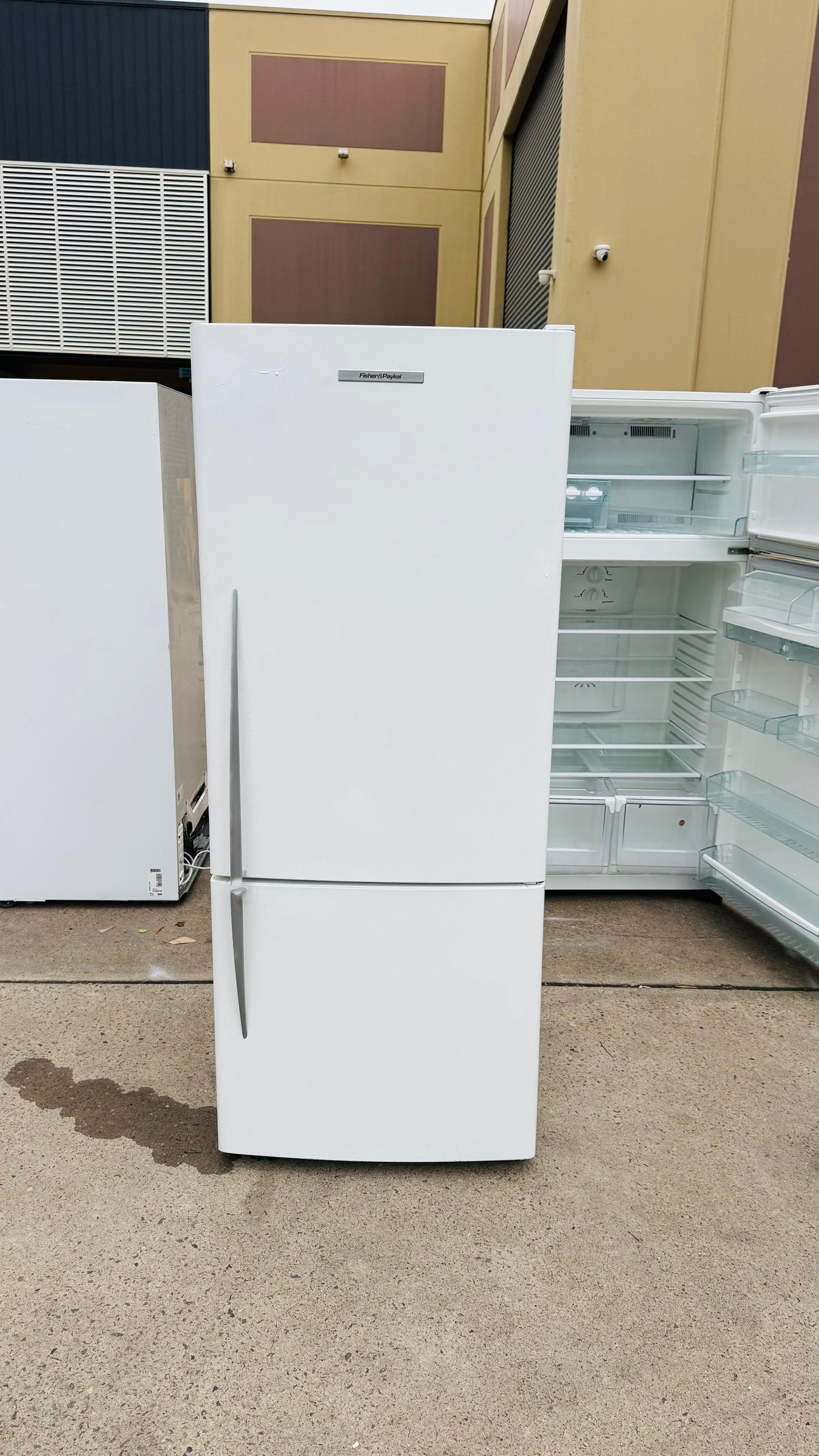 FISHER AND PAYKEL 442 LITRES FRIDGE FREEZER