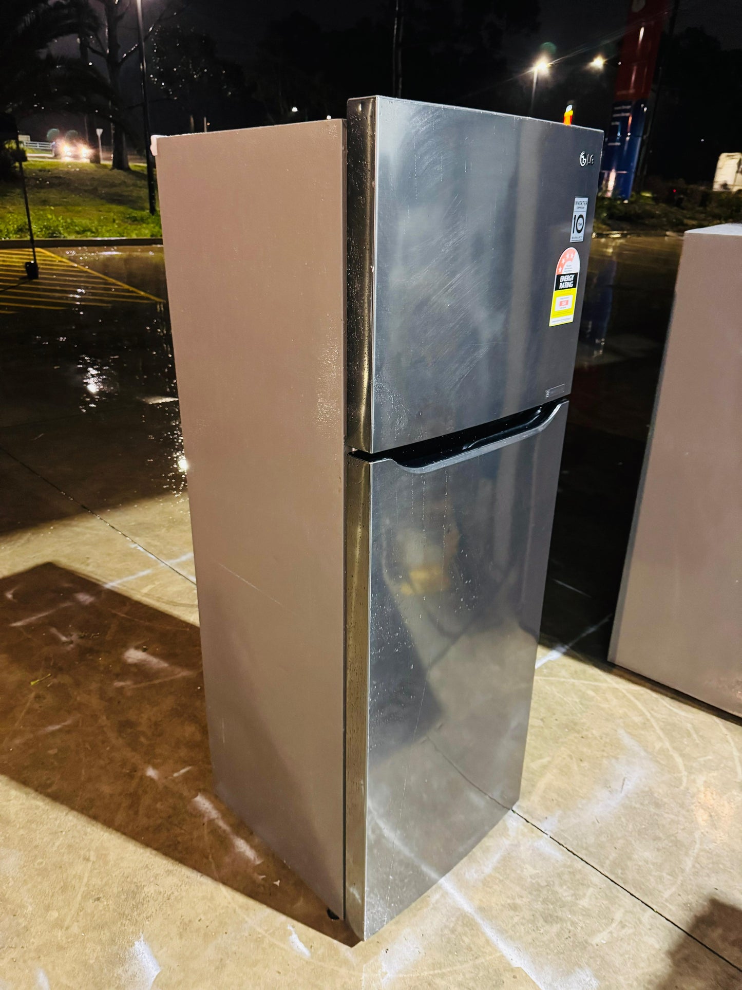 LG 332 LITRES FRIDGE FREEZER