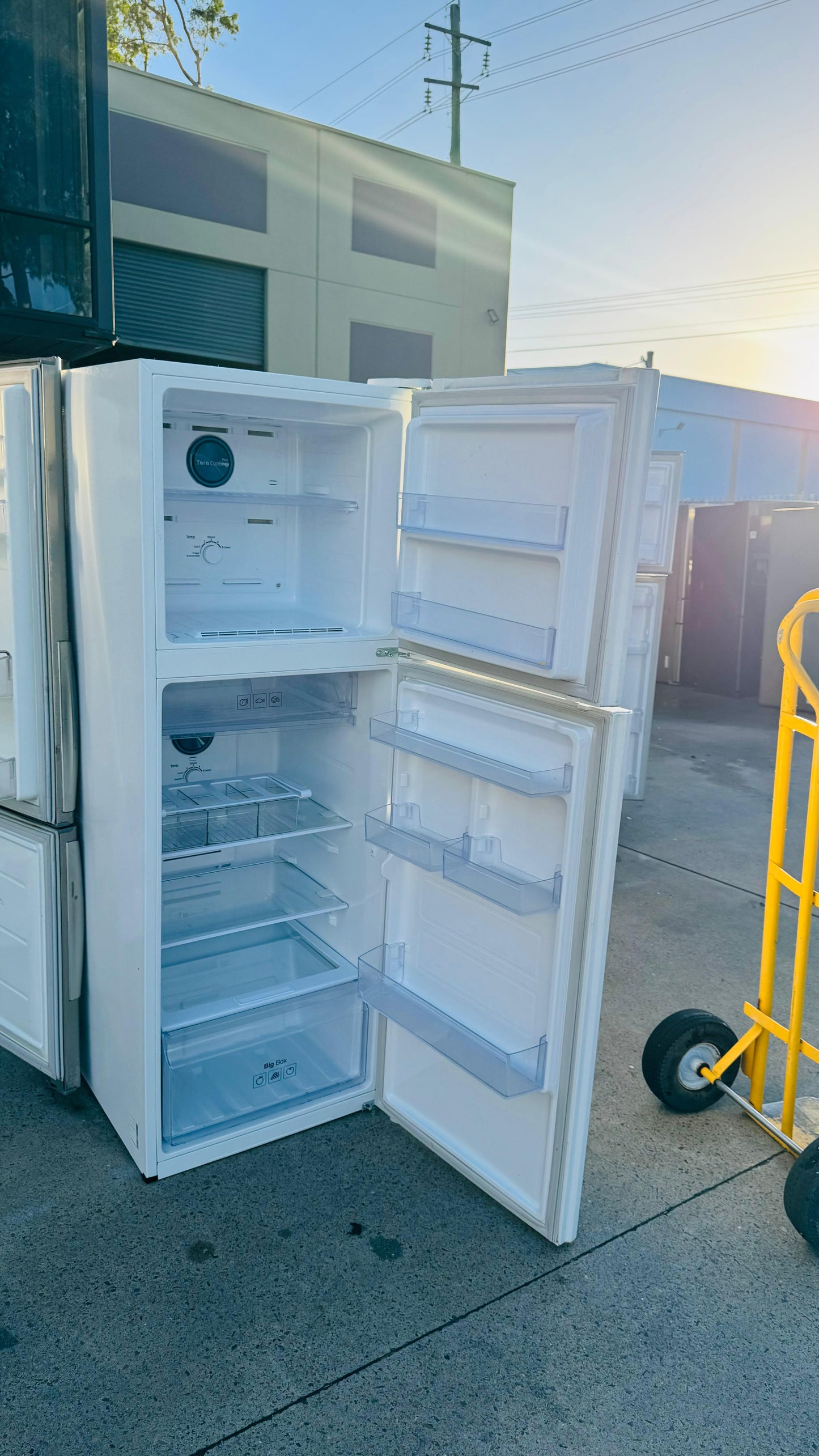 SAMSUNG 343 LITRES FRIDGE FREEZER