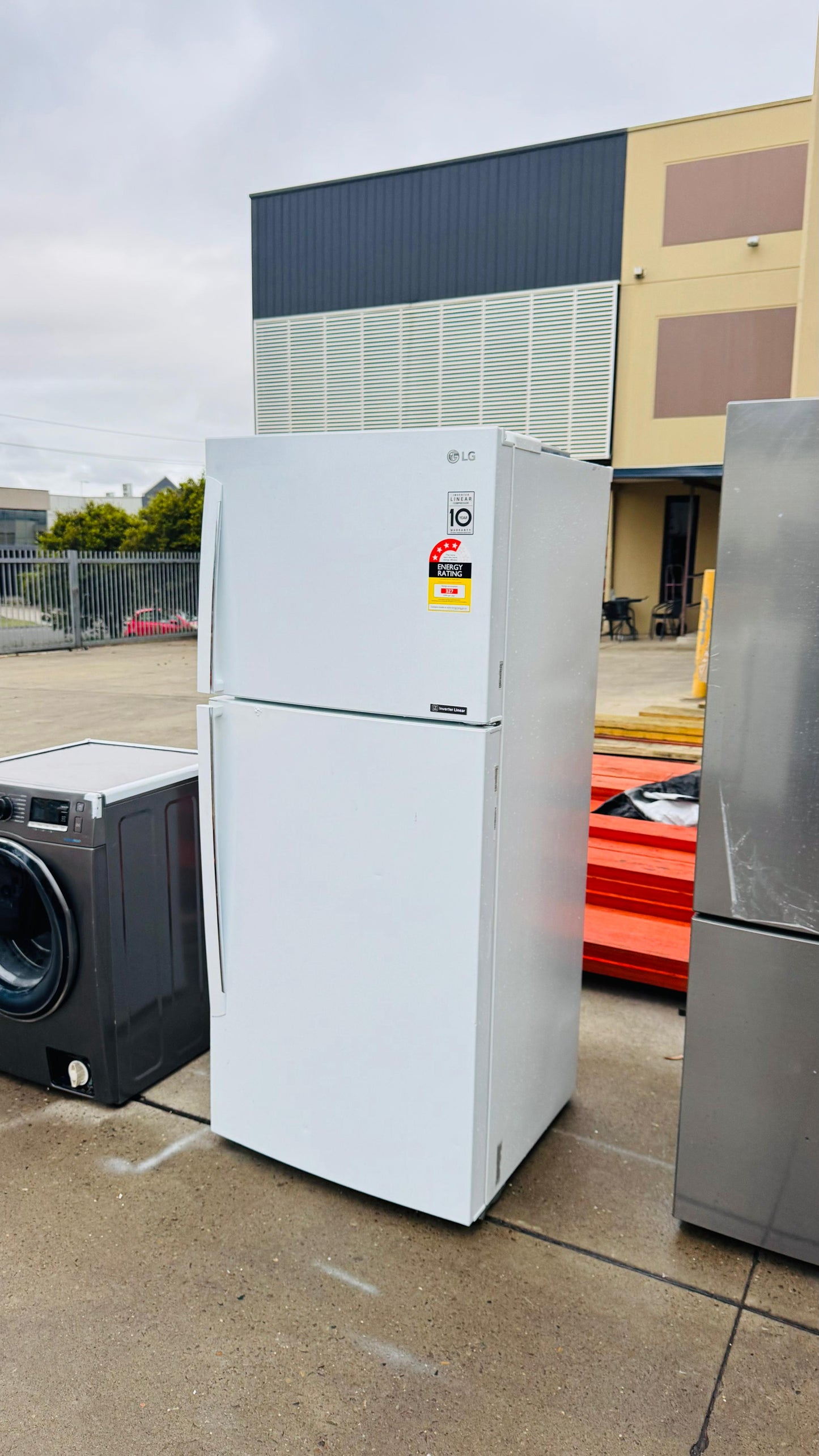 LG 441 LITRES FRIDGE FREEZER