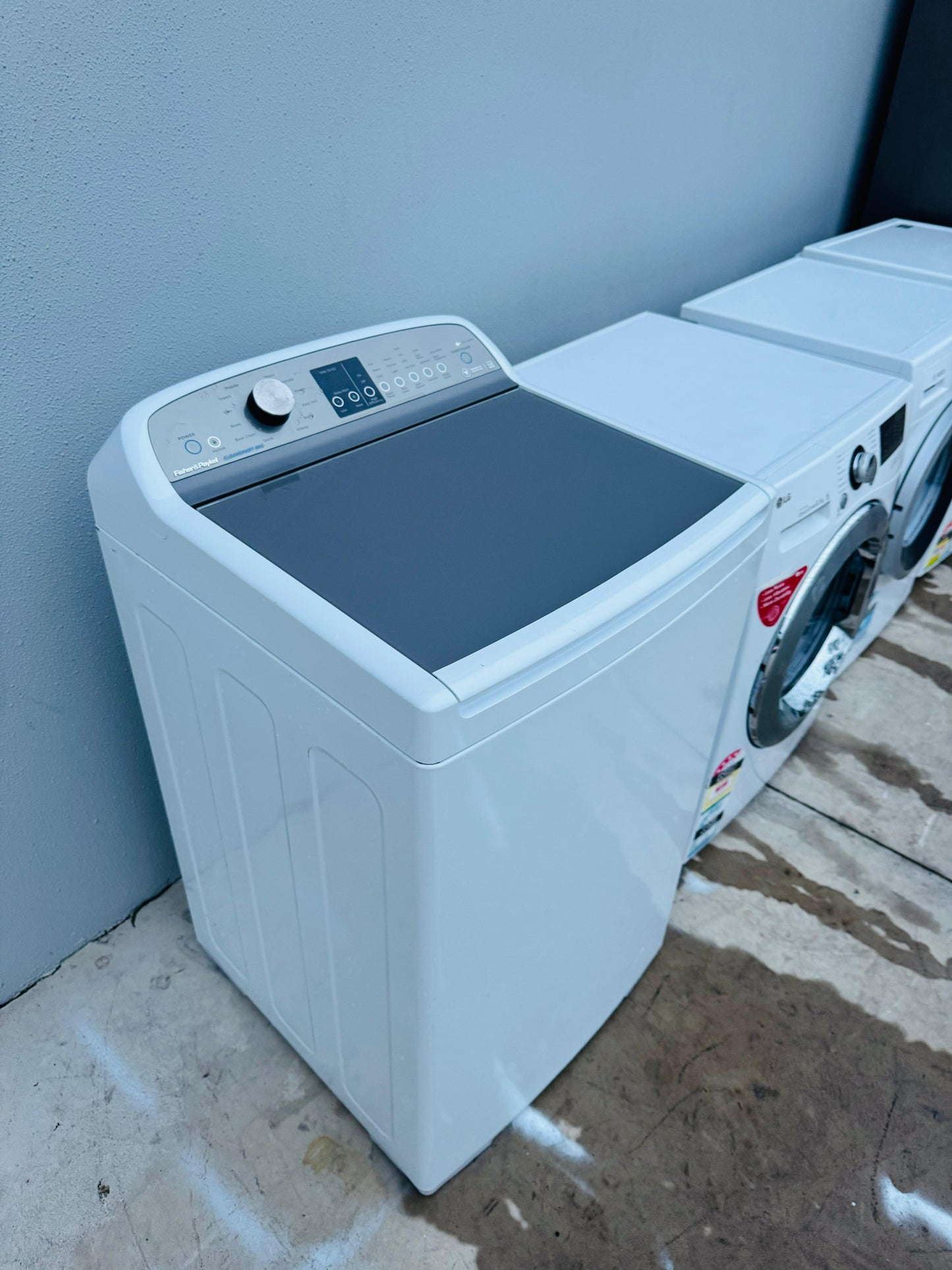 FISHER AND PAYKEL 8KGS TOP LOADER WASHING MACHINE