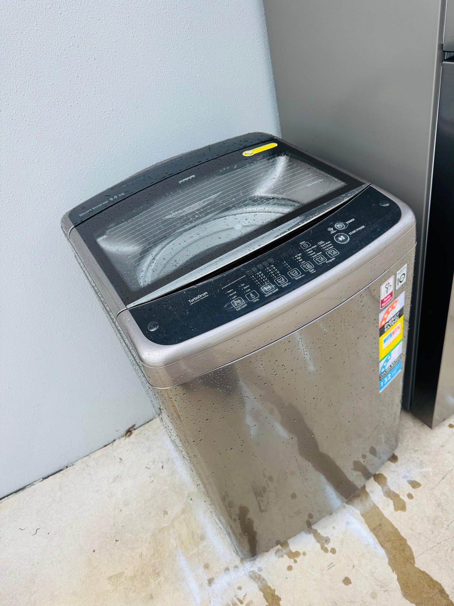 LG 9KGS TOP LOADER WASHING MACHINE