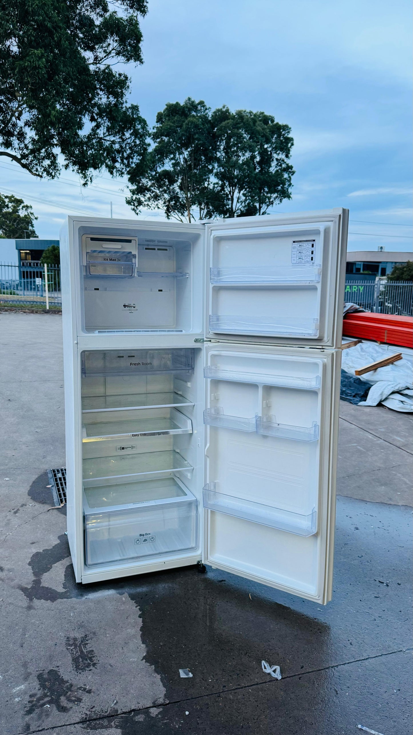 SAMSUNG 415 LITRES FRIDGE FREEZER