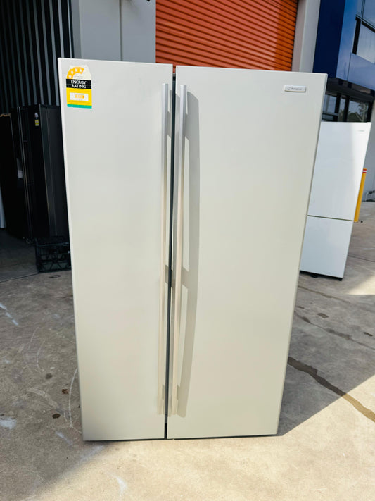 WESTING HOUSE SIDE BY SIDE 700 LITRES FRIDGE FREEZER