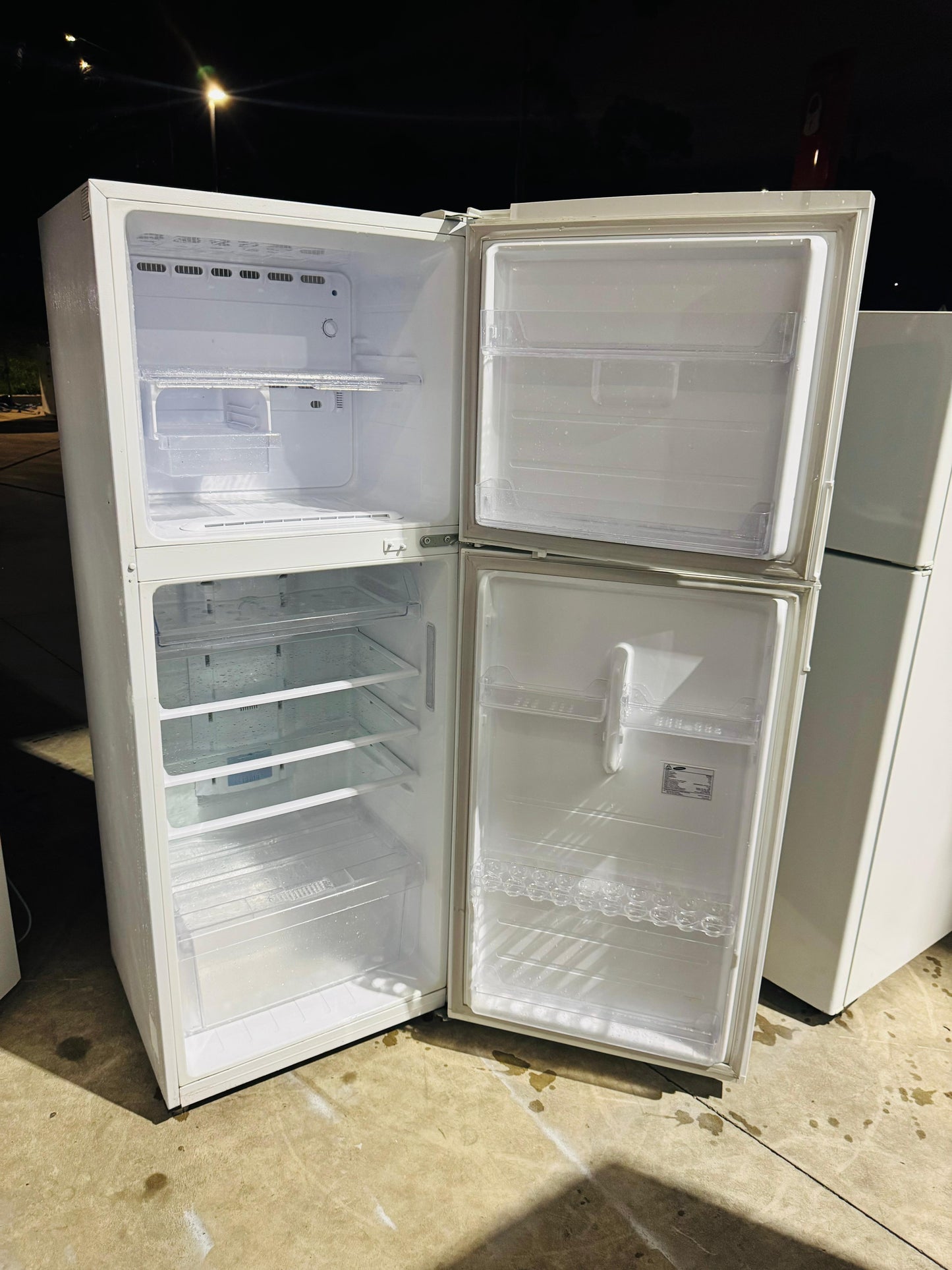 SAMSUNG 390 LITRES FRIDGE FREEZER