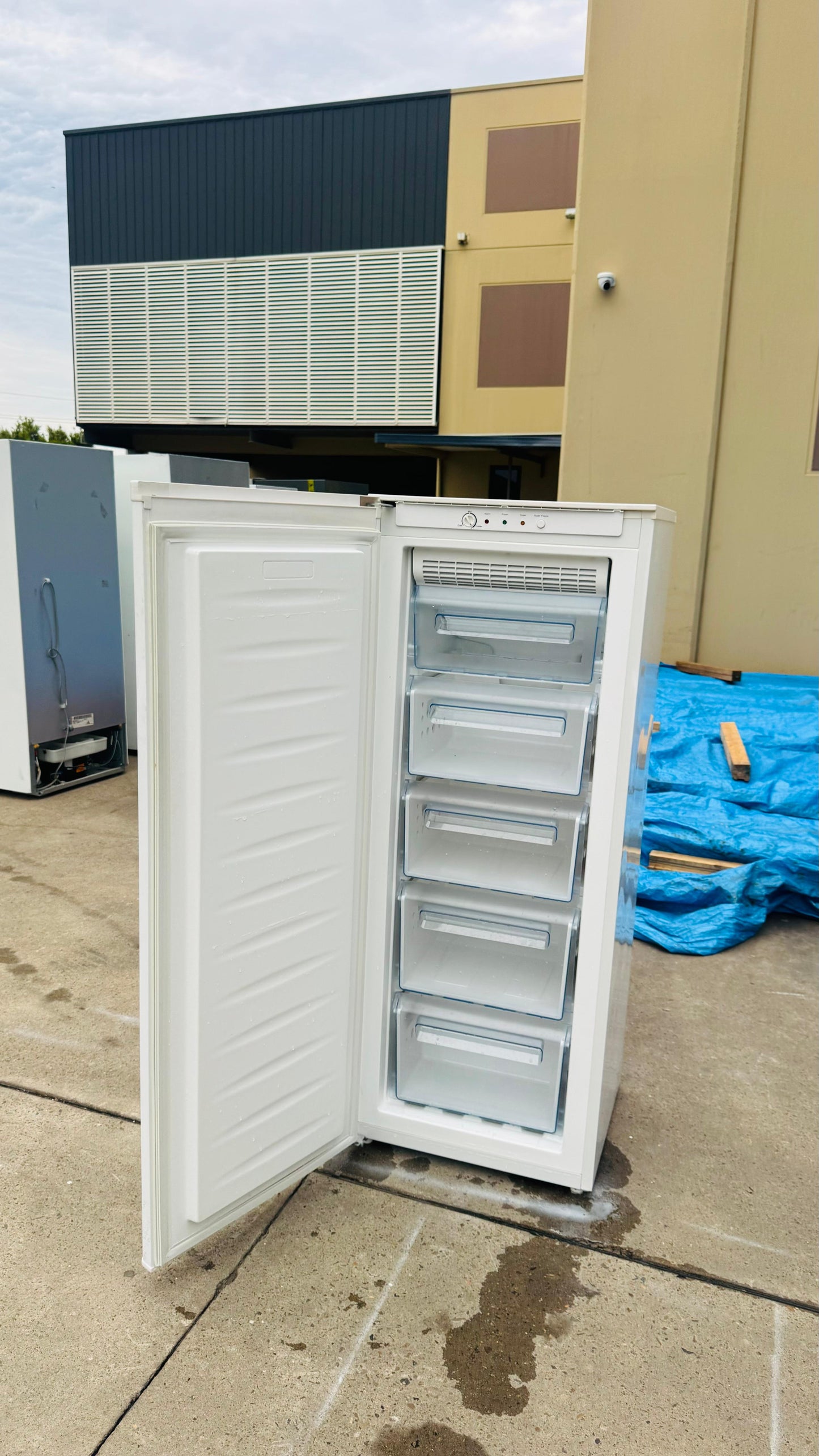 HISENSE 176 LITRES FREEZER ONLY