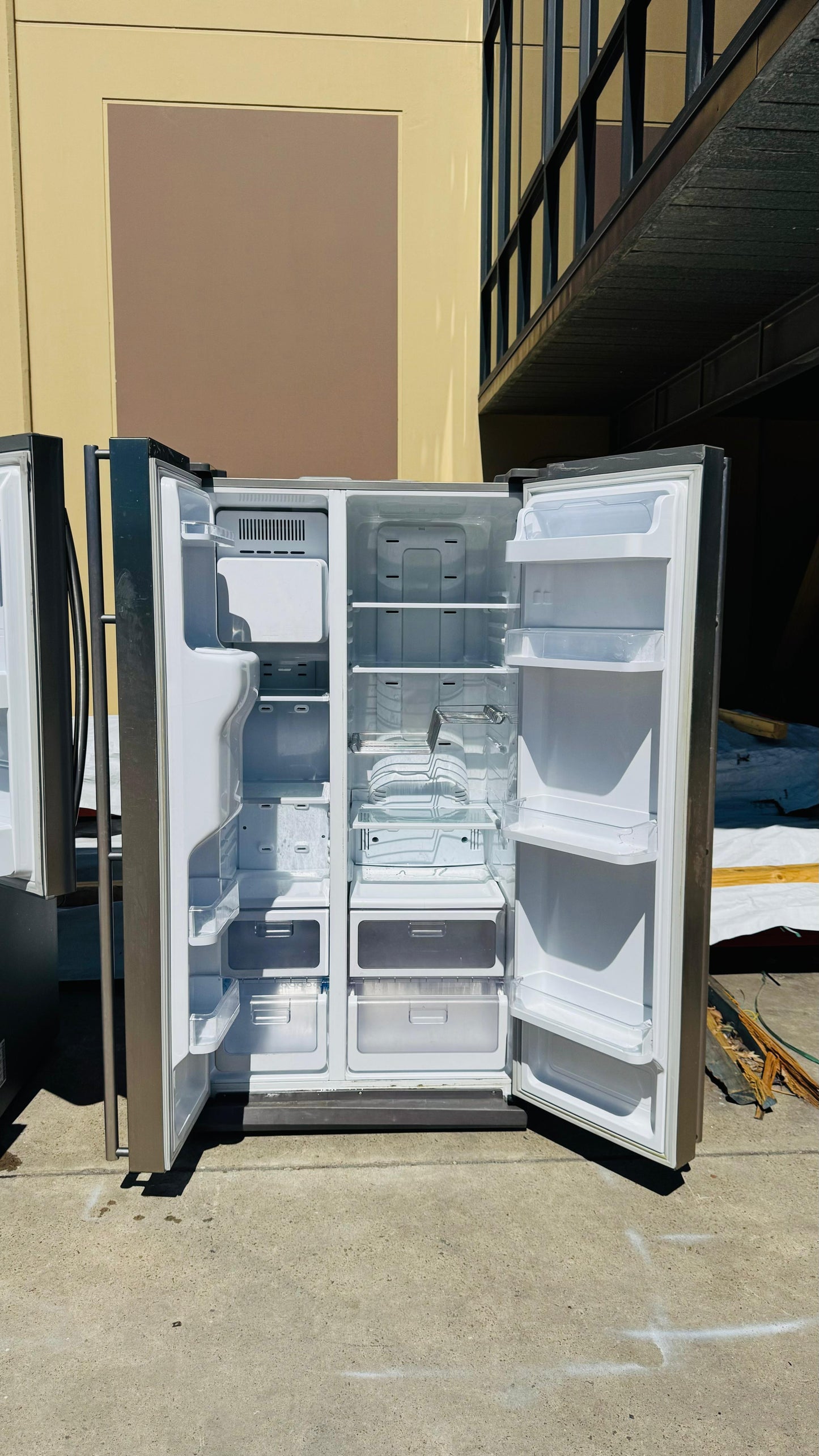 SAMSUNG 611 LITRES SIDE BY SIDE DOOR FRIDGE FREEZER