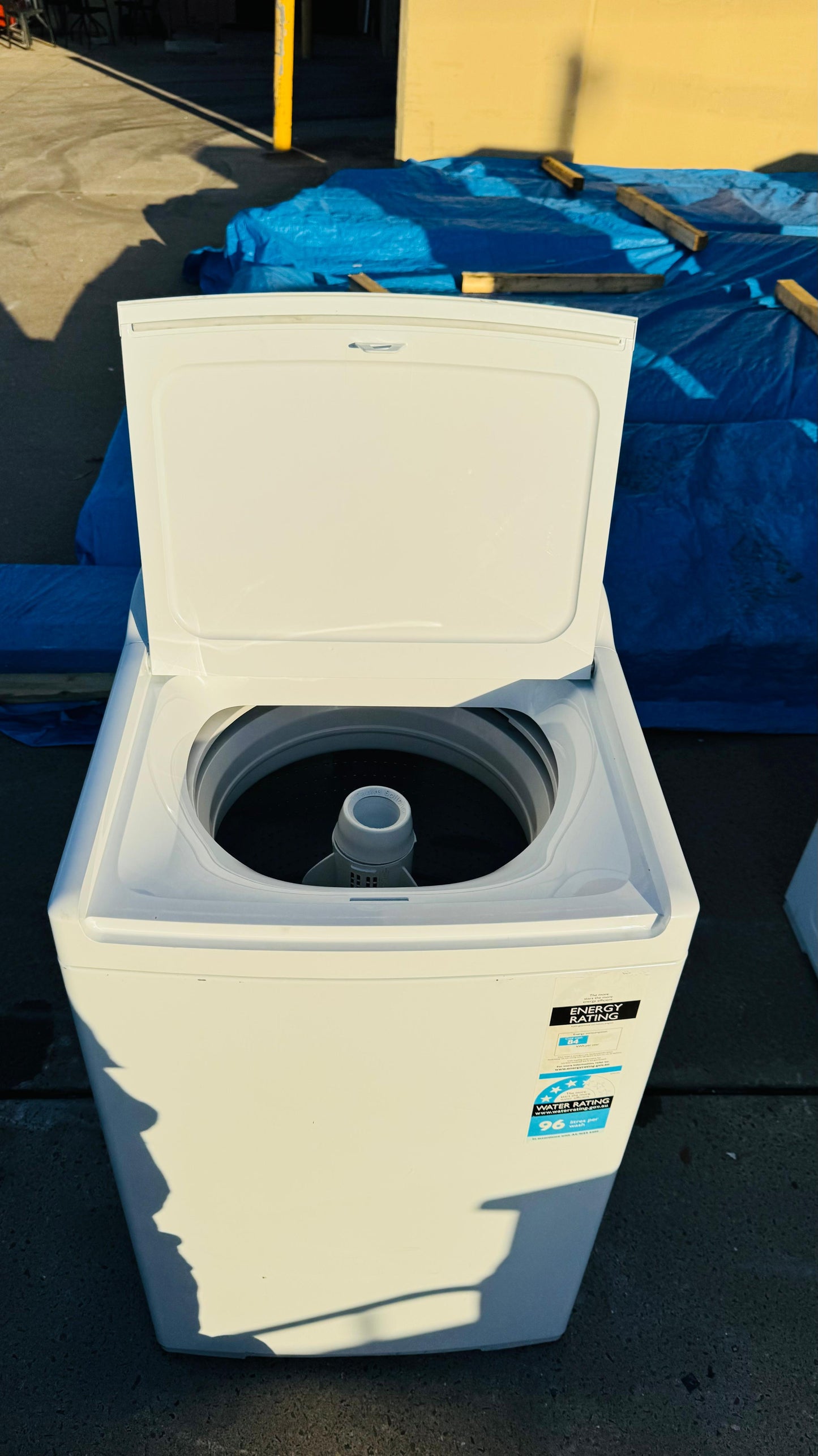 FISHER AND PAYKEL 8.5KGS TOP LOADER WASHING MACHINE