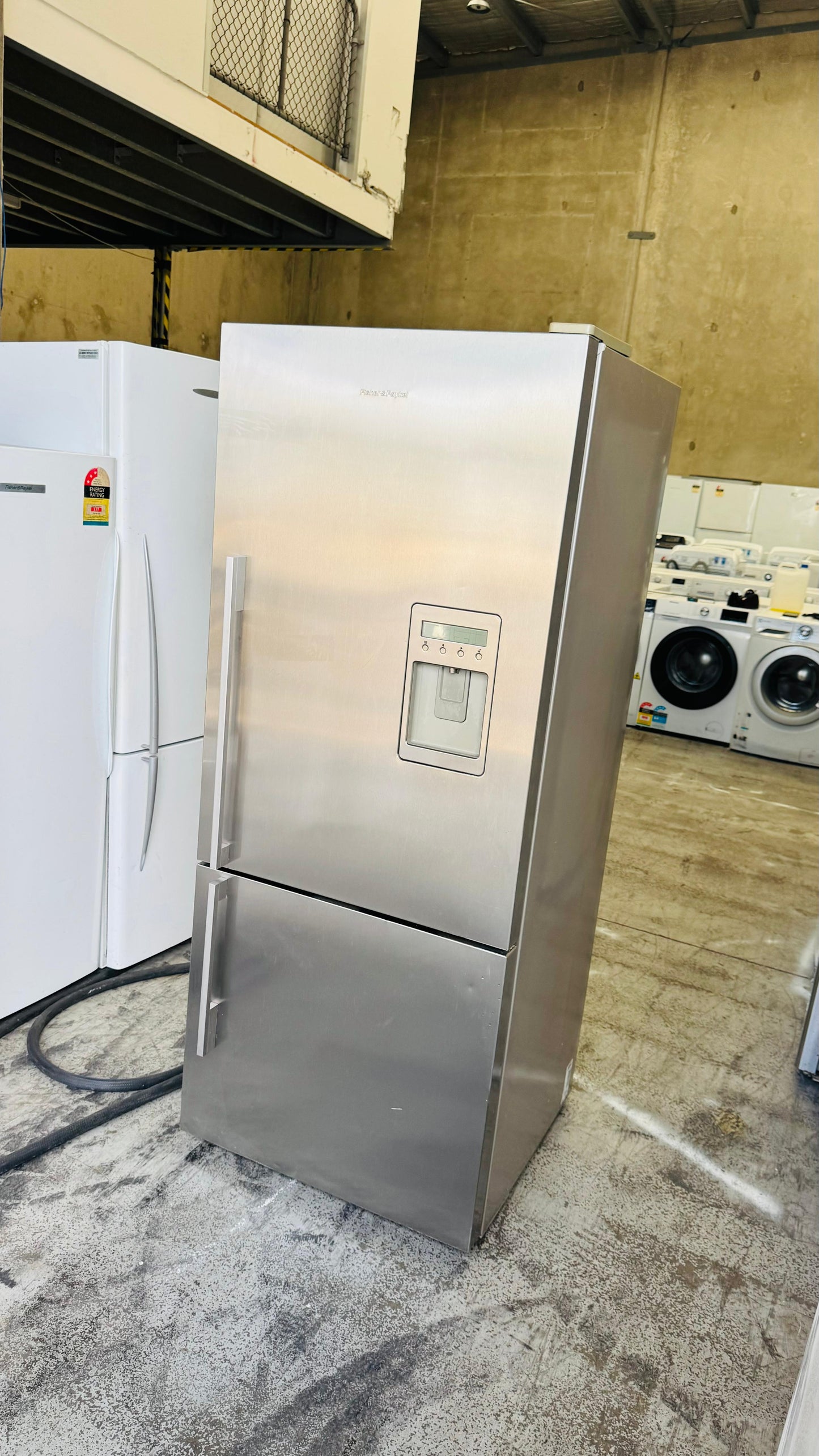 FISHER AND PAYKEL 447 LITRES FRIDGE FREEZER