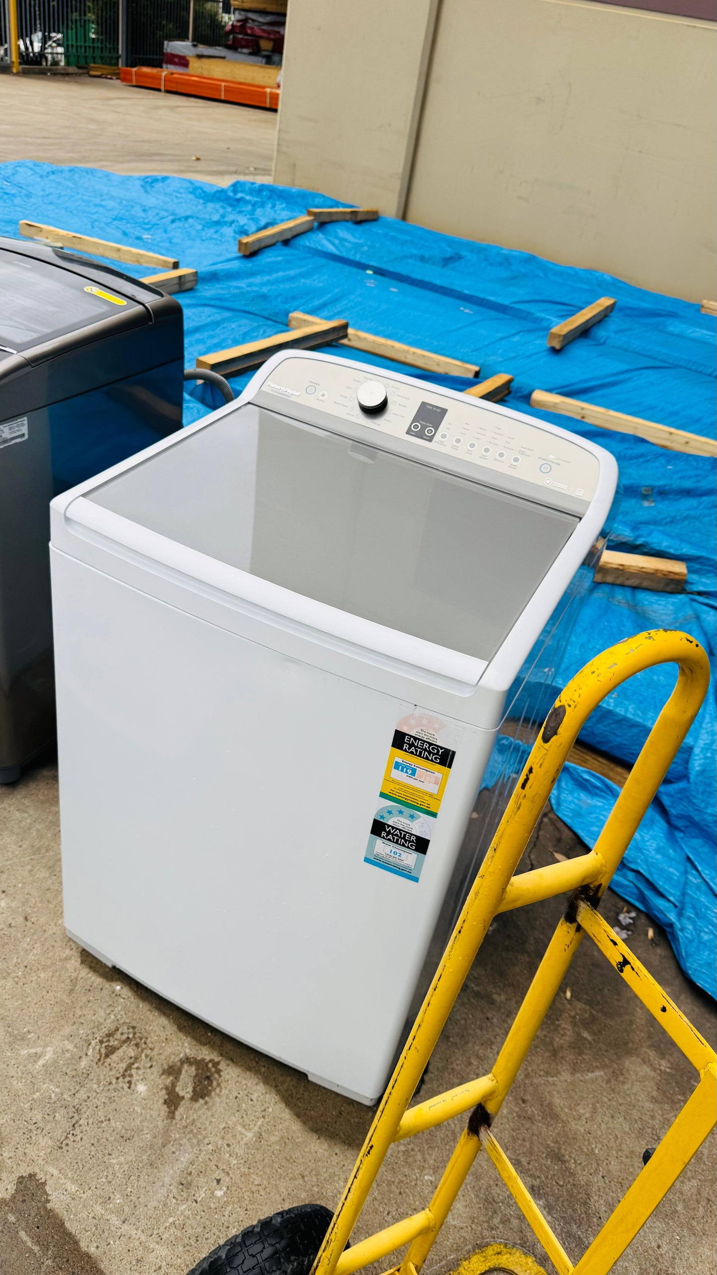 FISHER AND PAYKEL 10KGS TOP LOADER WASHING MACHINE