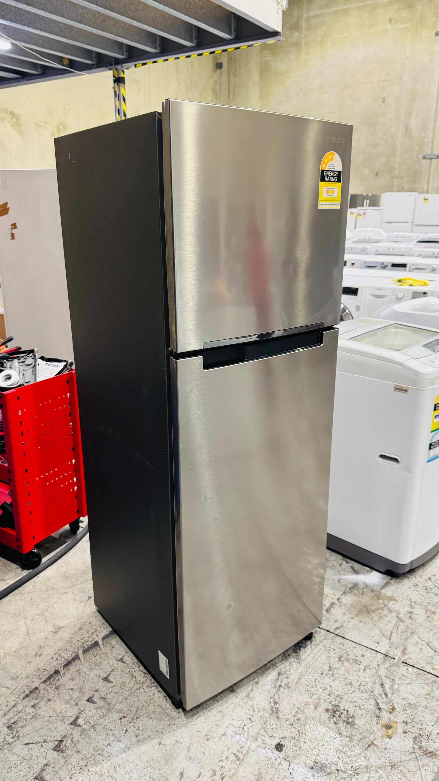 SAMSUNG 341 LITRES FRIDGE FREEZER