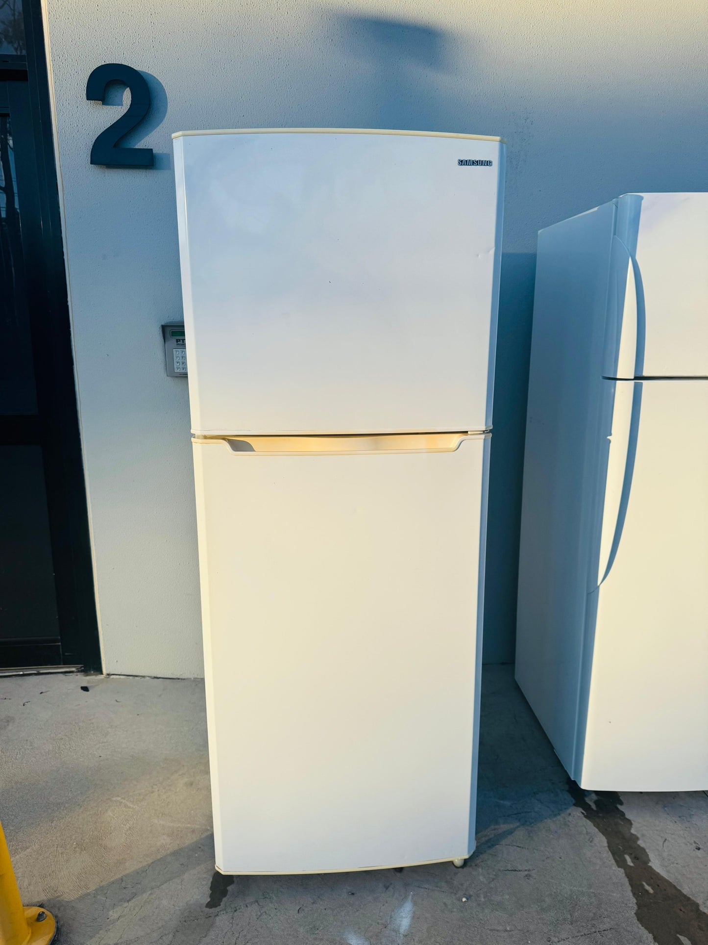 SAMSUNG 396 LITRES FRIDGE FREEZER