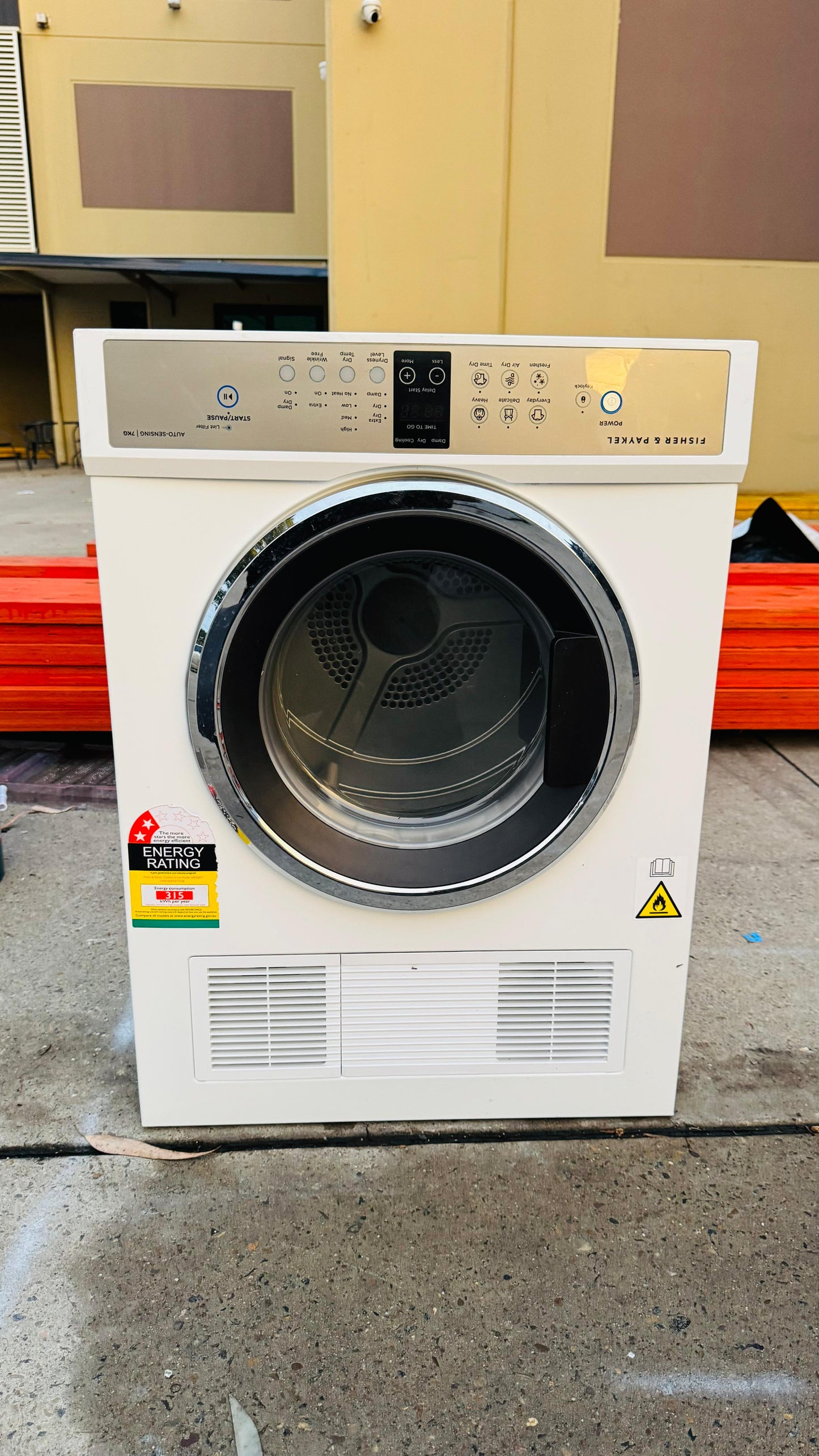 FISHER AND PAYKEL 7KGS DRYER ONLY