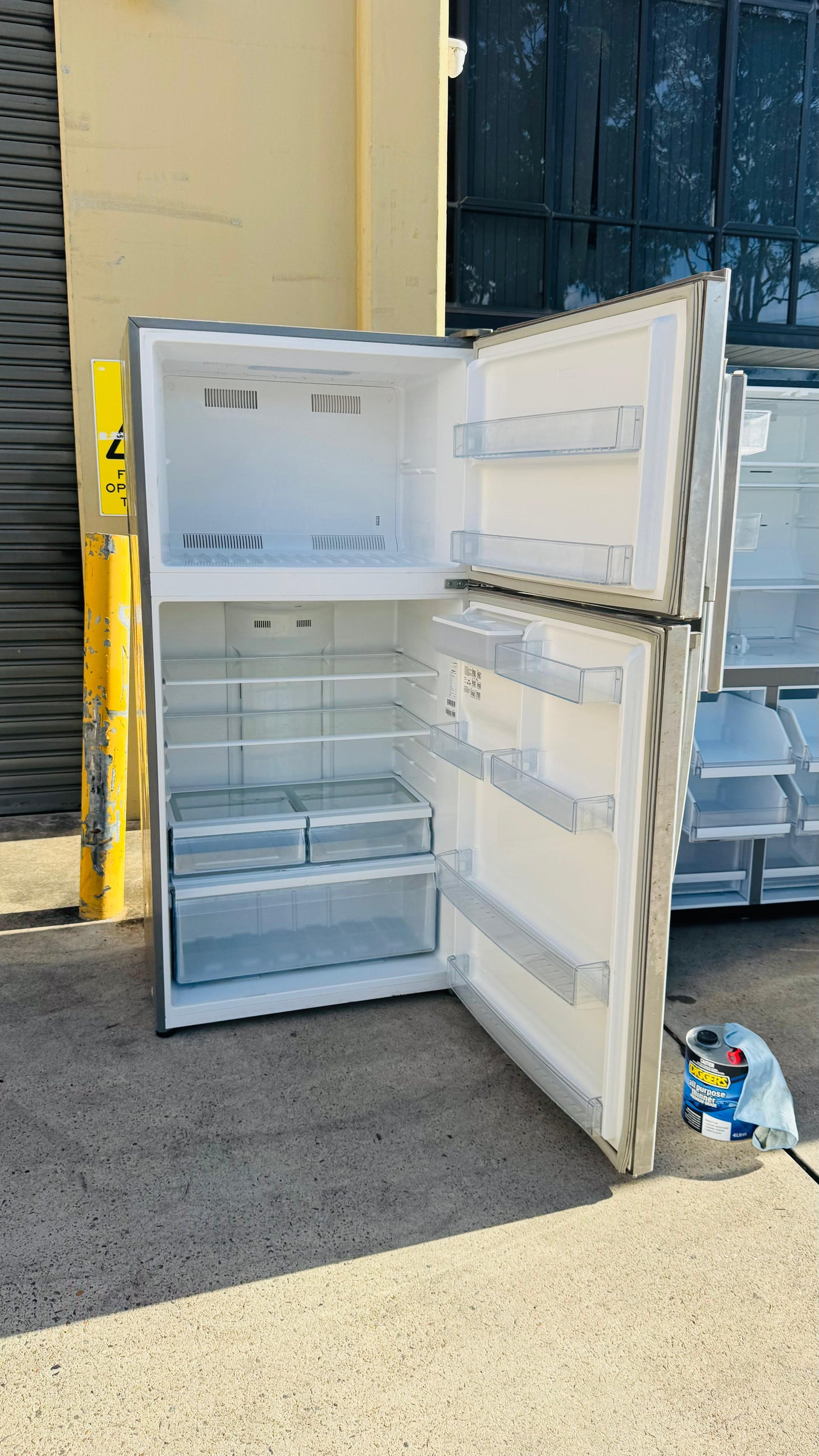 HISENSE 600 LITRES FRIDGE FREEZER