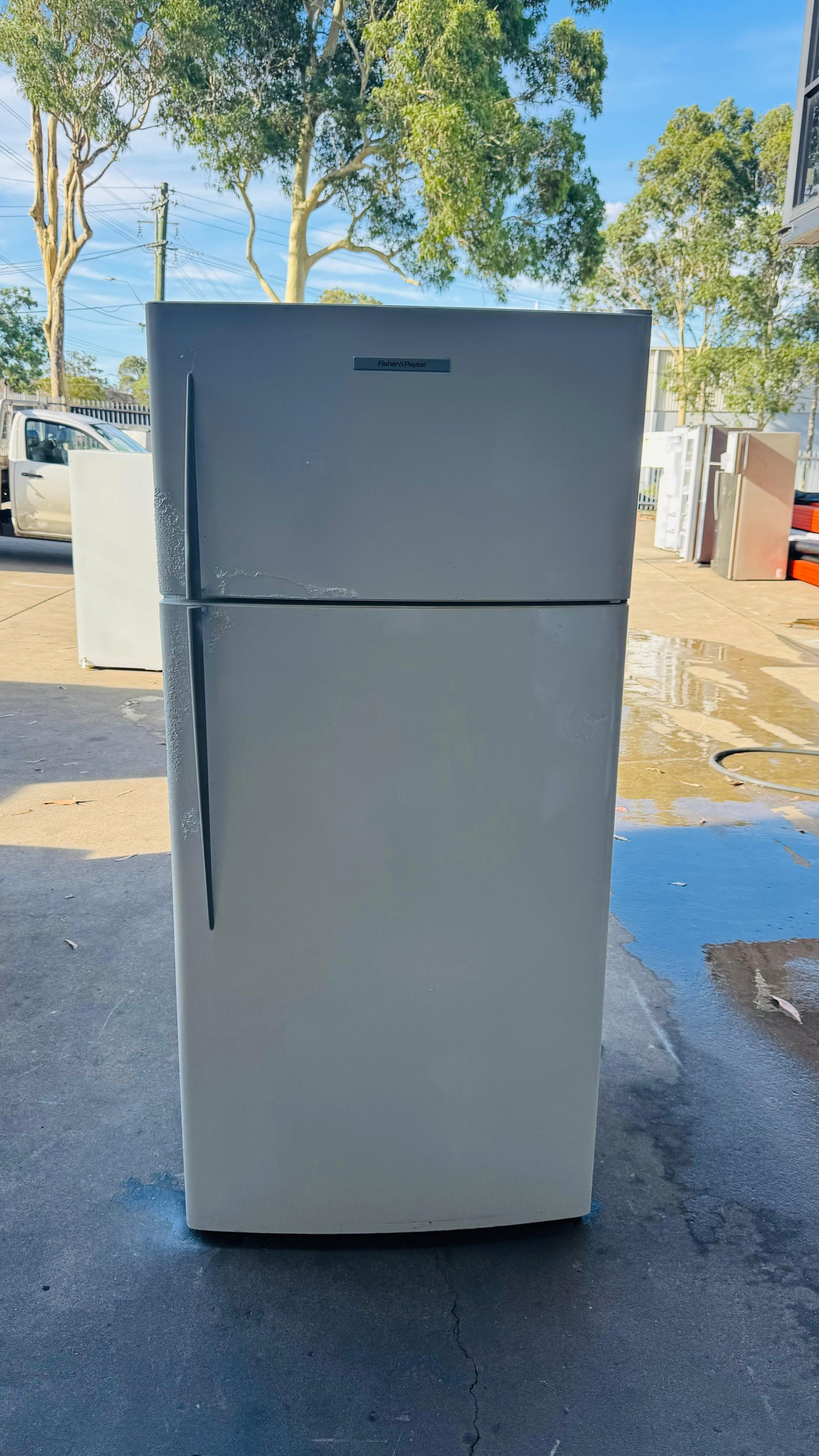 FISHER AND PAYKEL 517 LITRES FRIDGE FREEZER