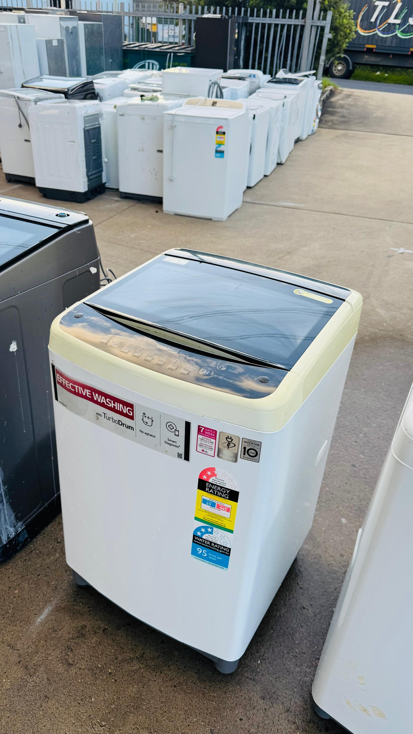 LG 6.5KGS TOP LOADER WASHING MACHINE