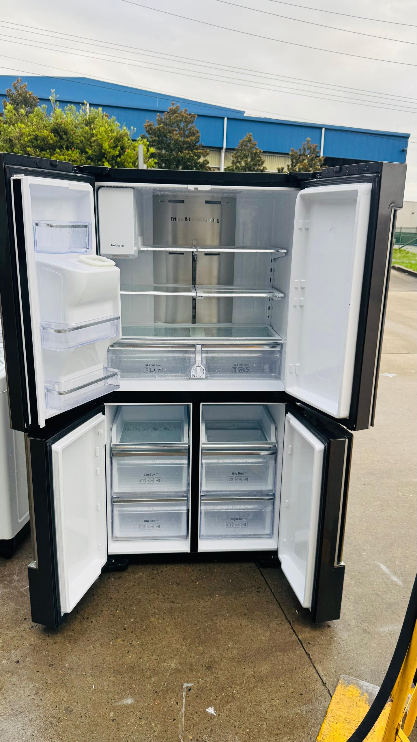 SAMSUNG 671 LITRES QUAD DOOR FRIDGE FREEZER