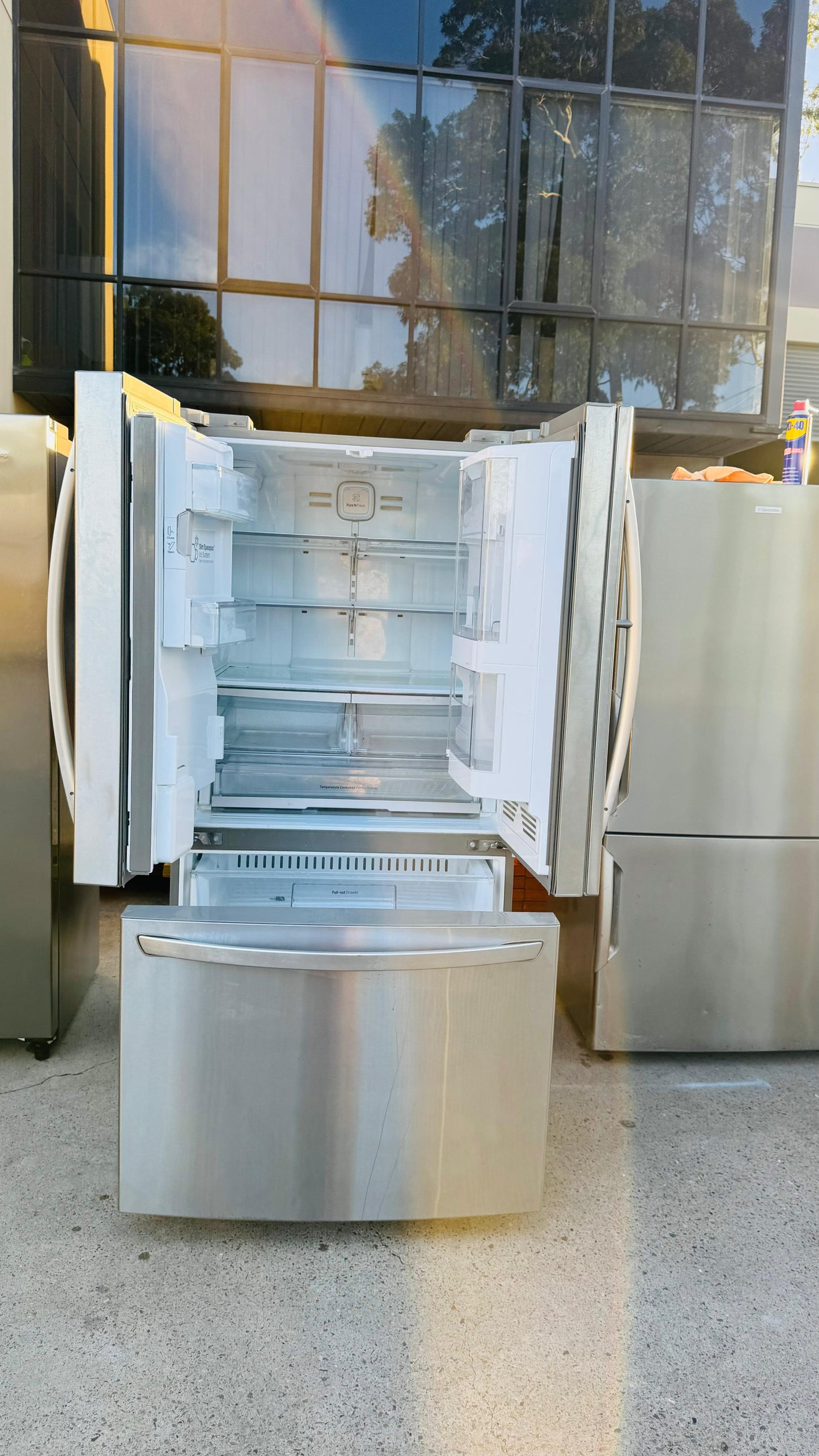 LG FRENCH DOOR 907 LITRES FRIDGE FREEZER