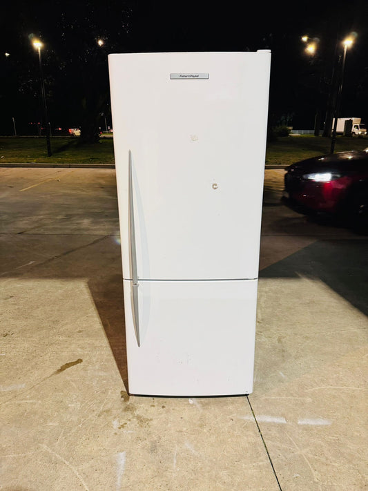 FISHER AND PAYKEL 373 LITRES FRIDGE FREEZER