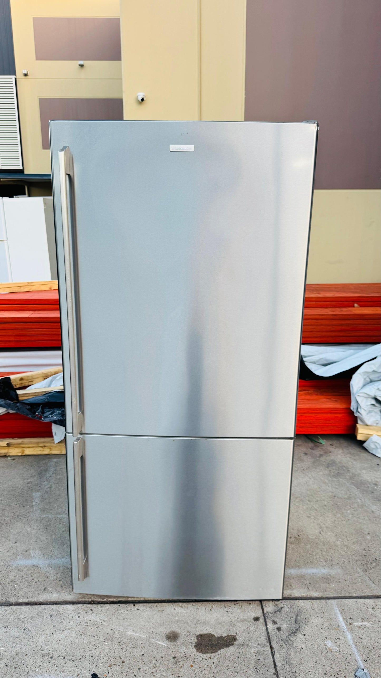 ELECTROLUX 510 LITRES FRIDGE FREEZER