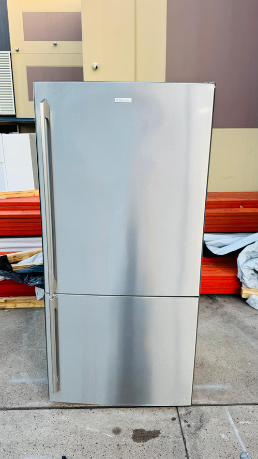 ELECTROLUX 510 LITRES FRIDGE FREEZER