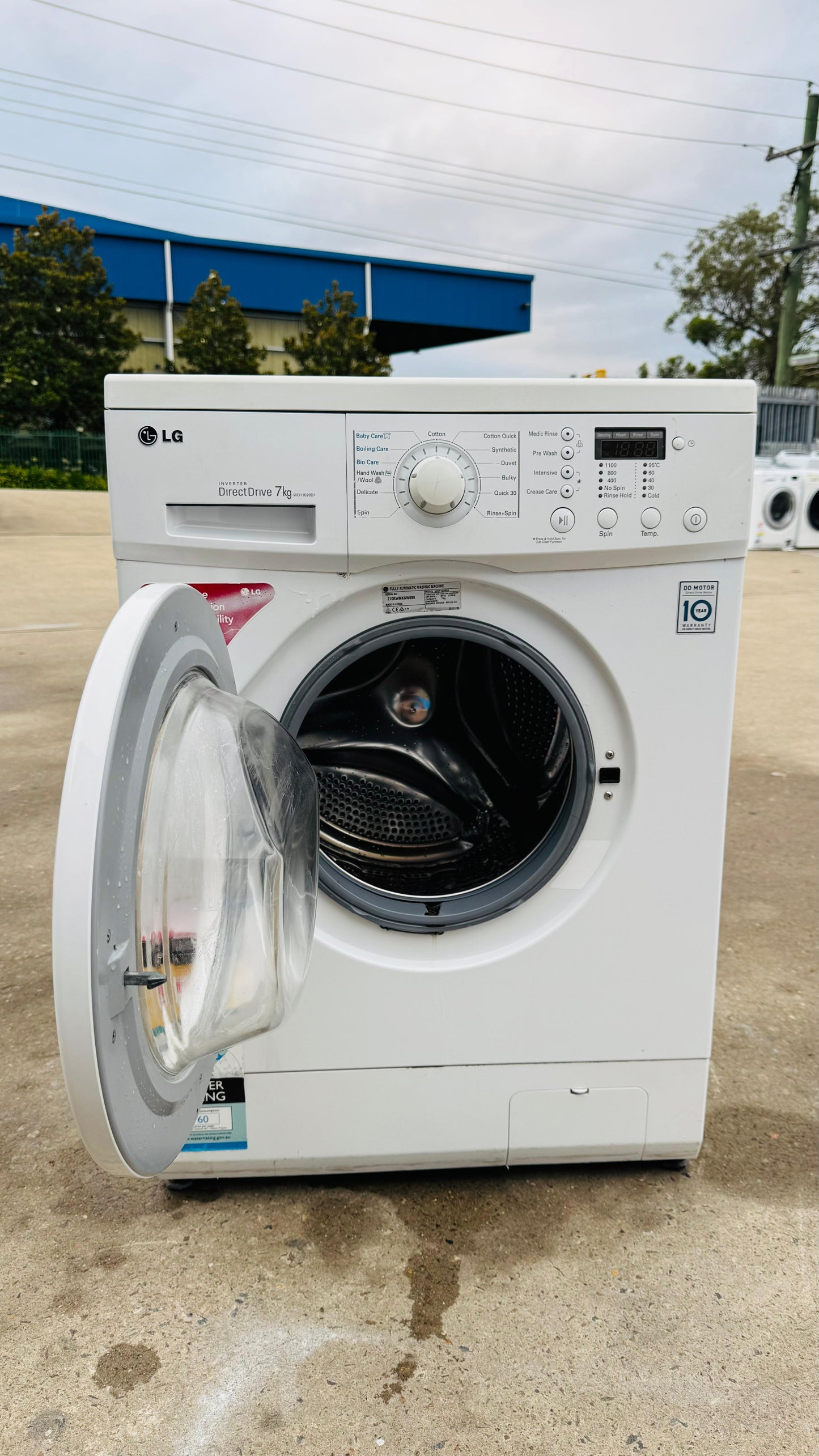 LG 7KGS FRONT LOADER WASHING MACHINE