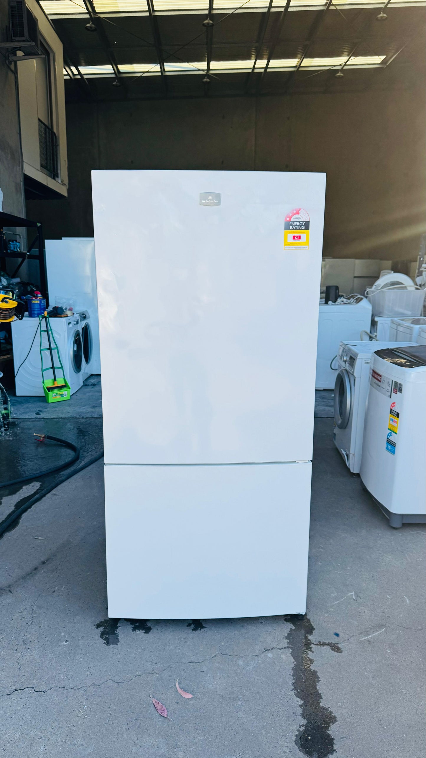 KELVINATOR 529 LITRES FRIDGE FREEZER