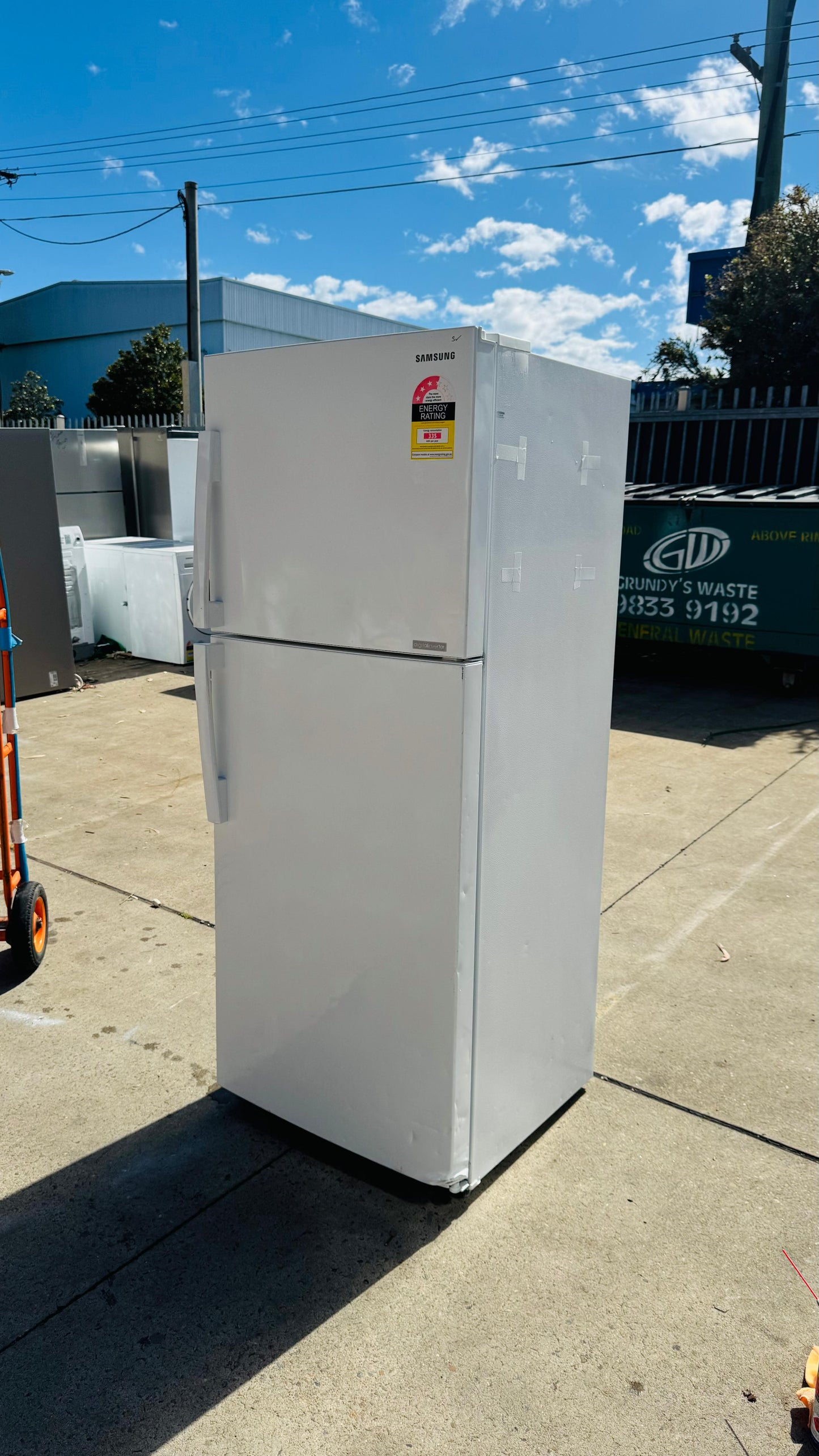 SAMSUNG 393 LITRES FRIDGE FREEZER
