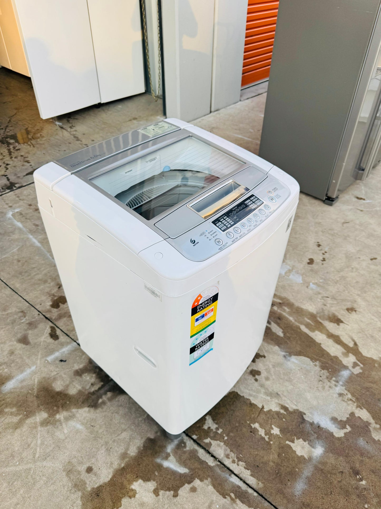 LG 6.5 KGS TOP LOADER WASHING MACHINE