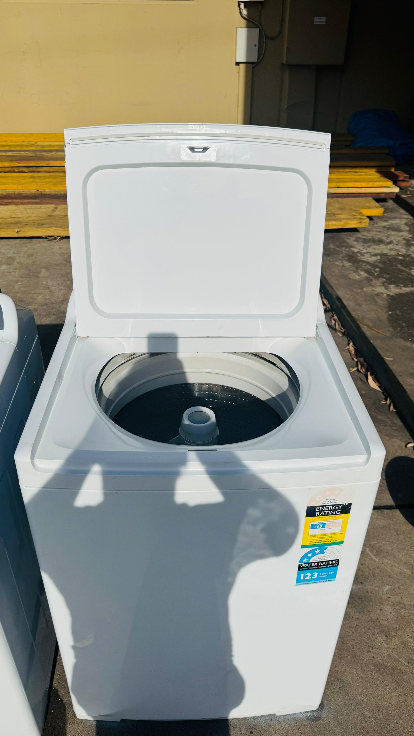 FISHER AND PAYKEL 10KGS TOP LOADER WASHING MACHINE