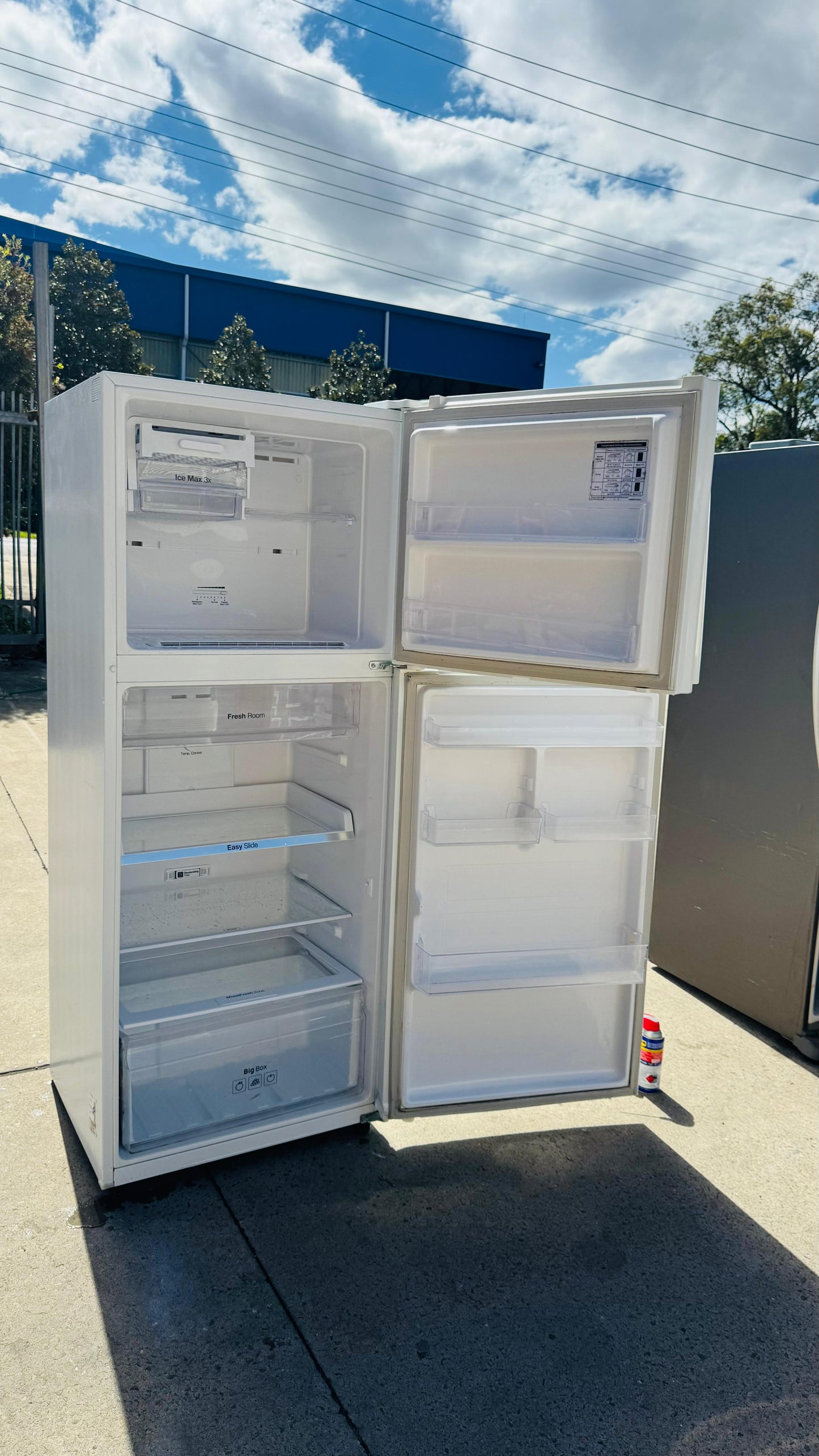 SAMSUNG 393 LITRES FRIDGE FREEZER