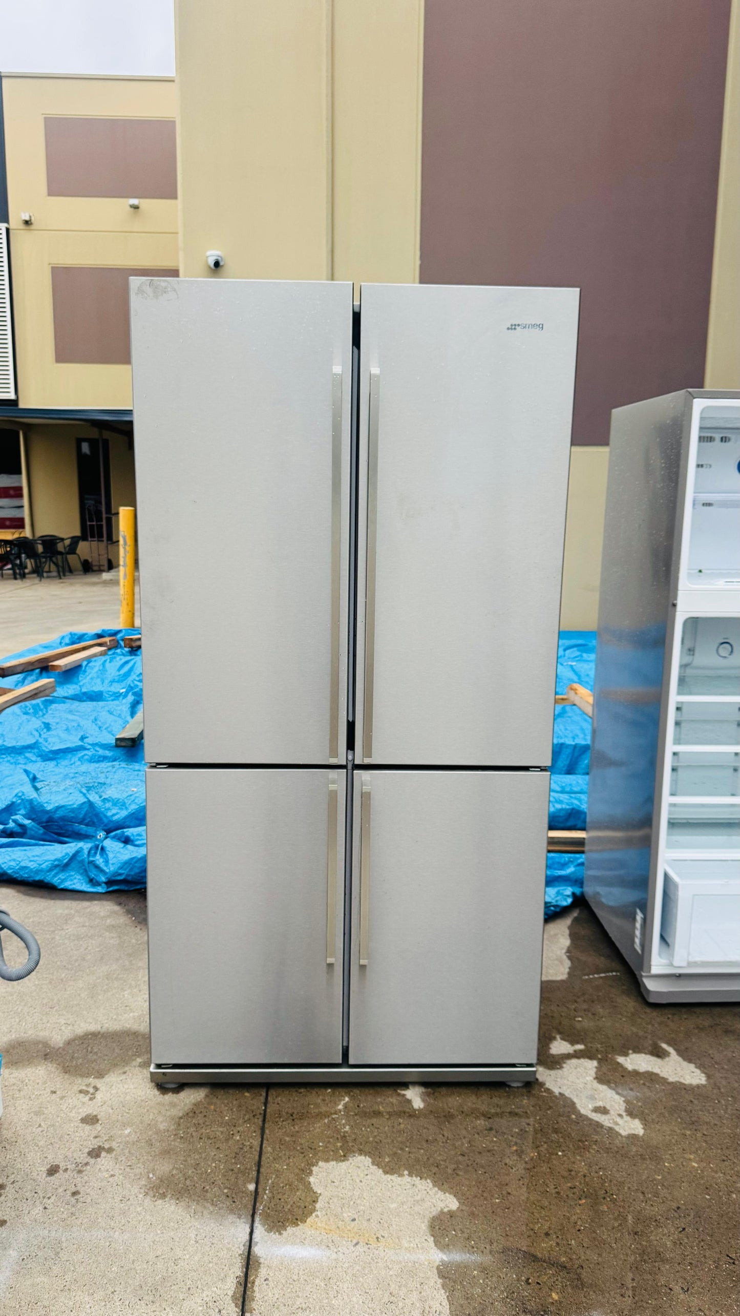 SMEG QUAD DOOR 583 LITRES FRIDGE FREEZER