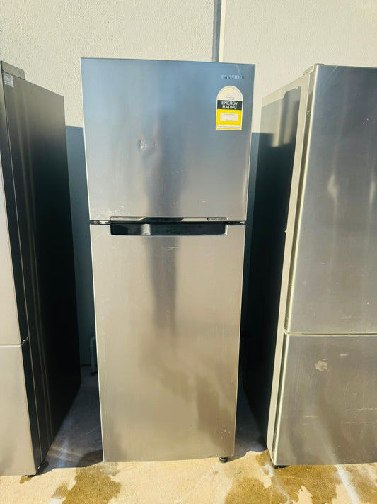 SAMSUNG 341 LITRES FRIDGE FREEZEE