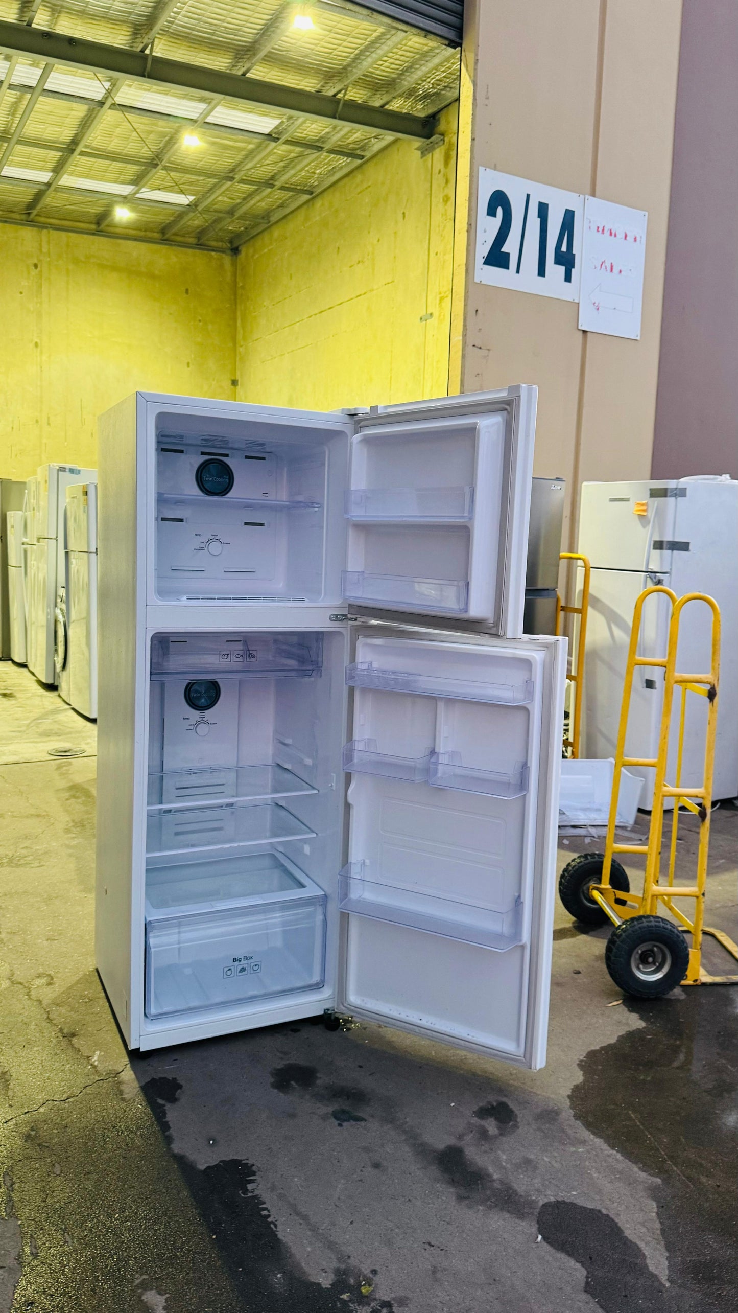 SAMSUNG 343 LITRES FRIDGE FREEZER