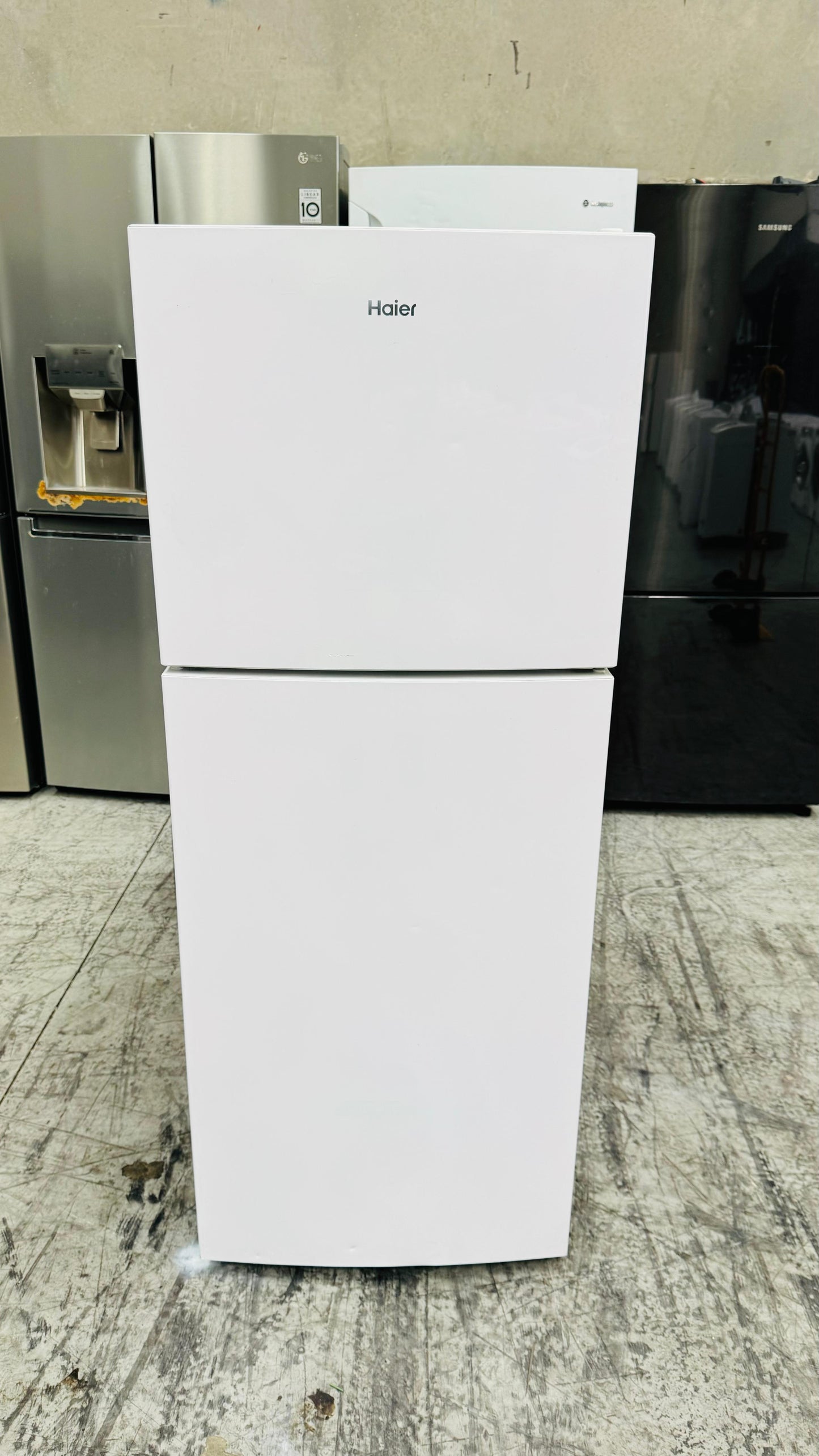 HAIER 222 LITRES FRIDGE FREEZEE