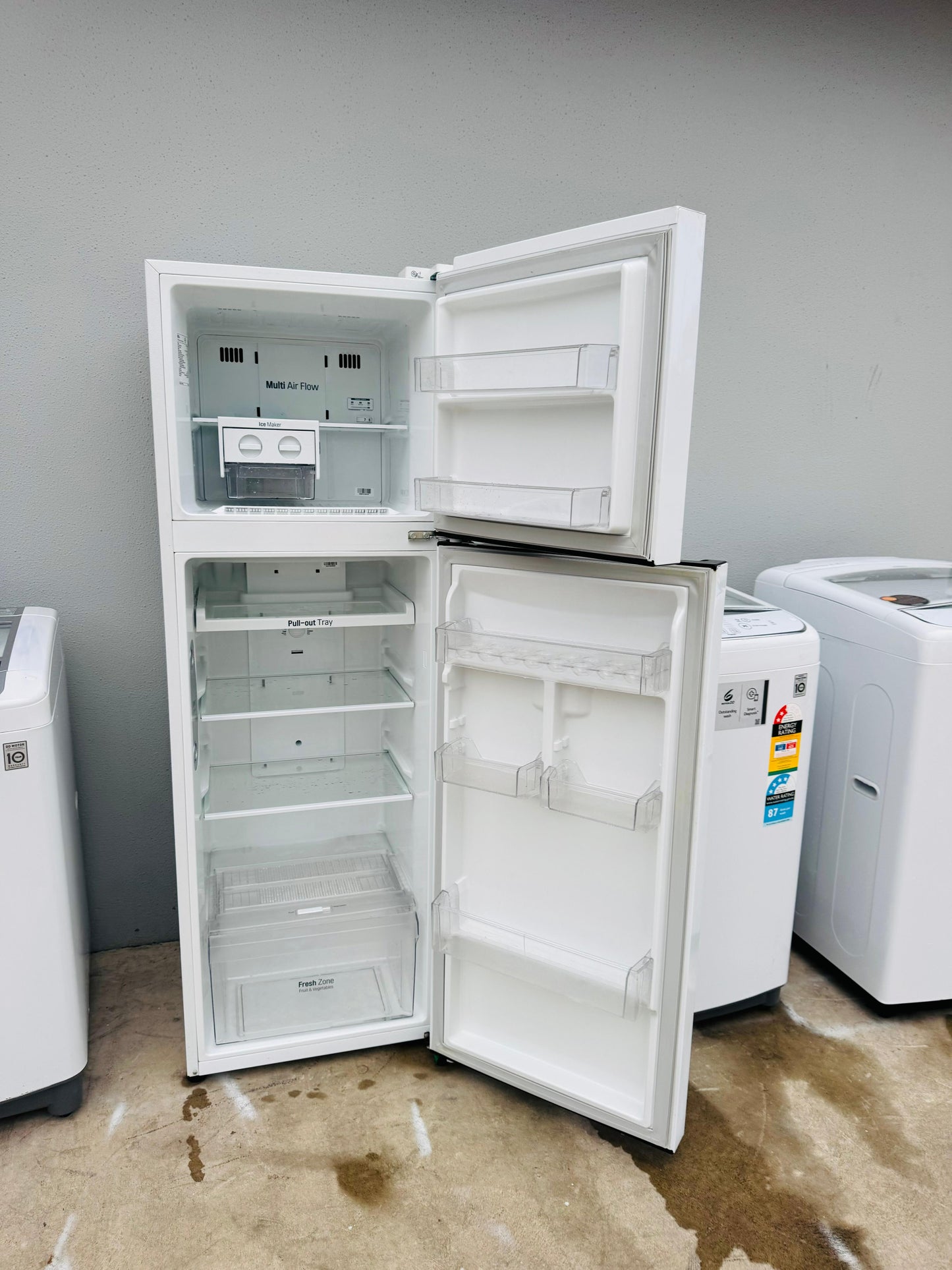LG 279 LITRES FRIDGE FREEZER