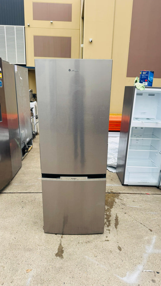 WESTINGHOUSE 340 LITRES FRIDGE FREEZER