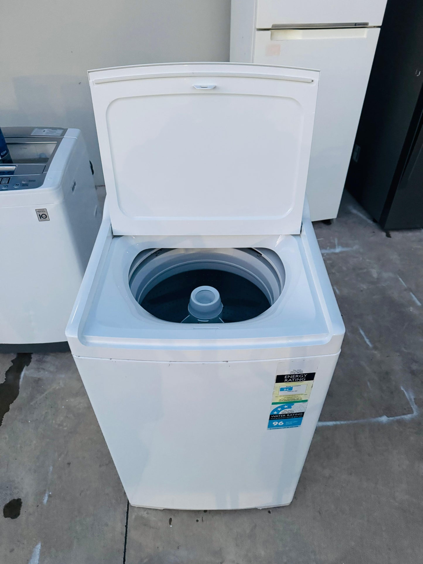 FISHER & PAYKEL 8.5 KGS TOP LOADER WASHING MACHINE