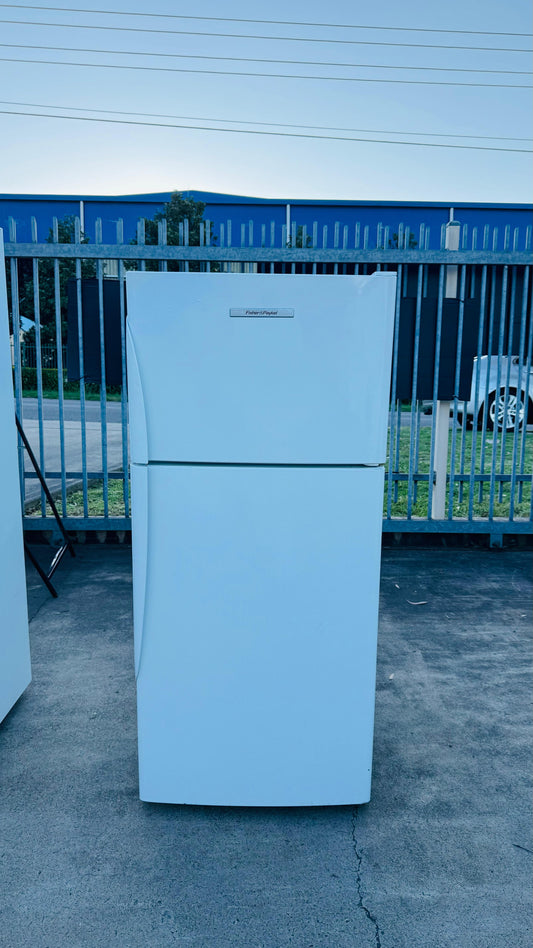 FISHER AND PAYKEL 329 LITRES FRIDGE FREEZER