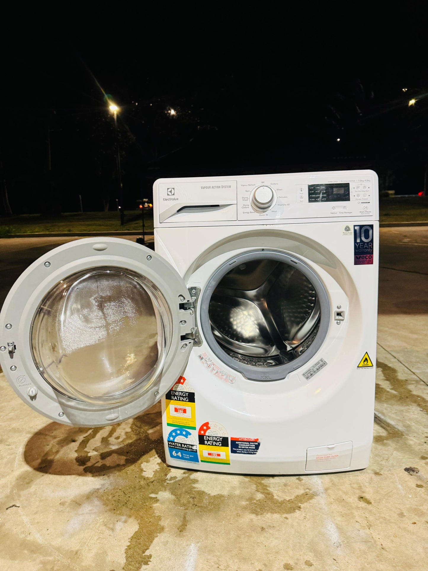 ELECTROLUX 7.5KGS FRONT LOADER WASHING MACHINE