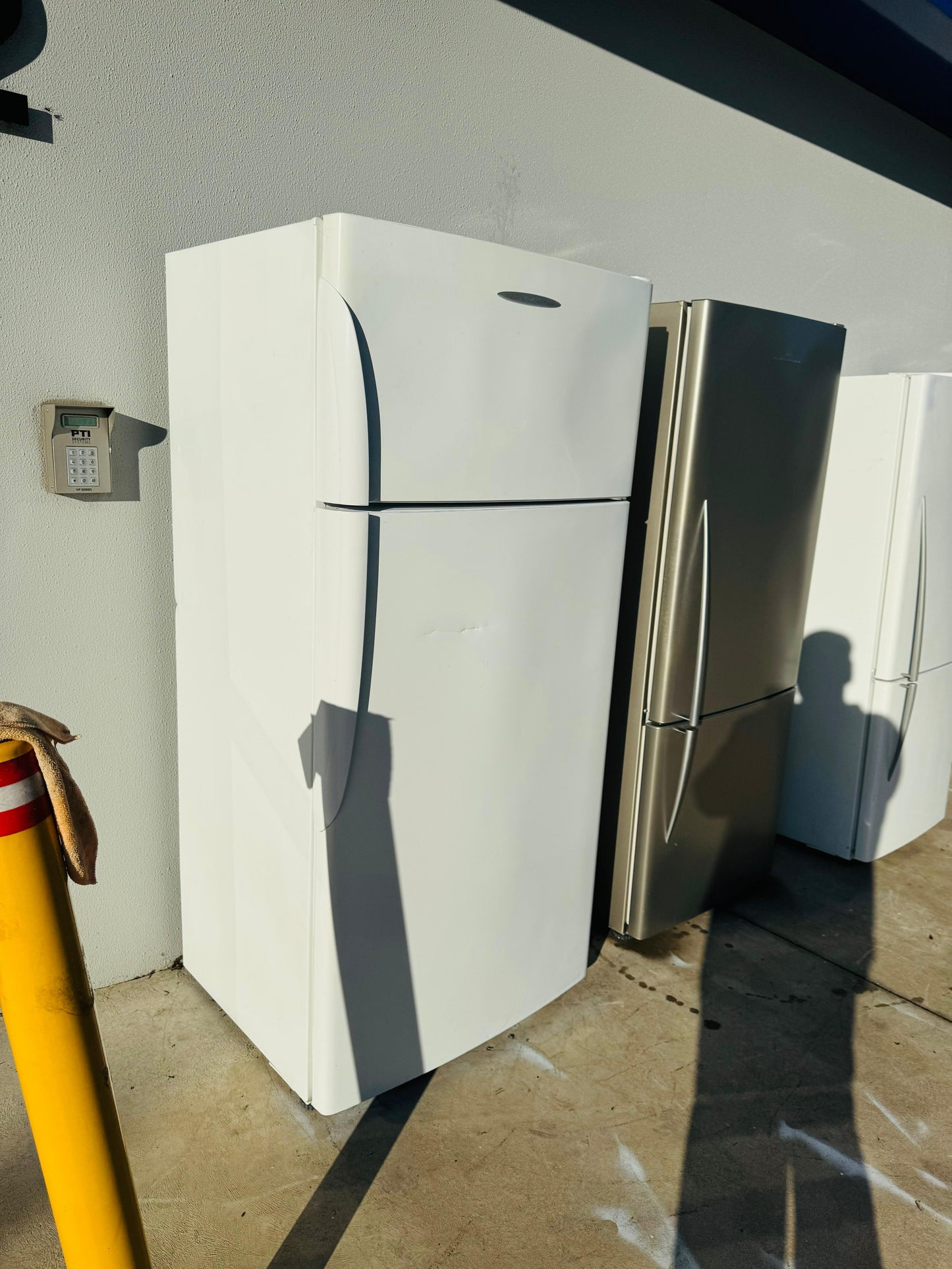FISHER AND PAYKEL 517 LITRES FRIDGE FREEZER