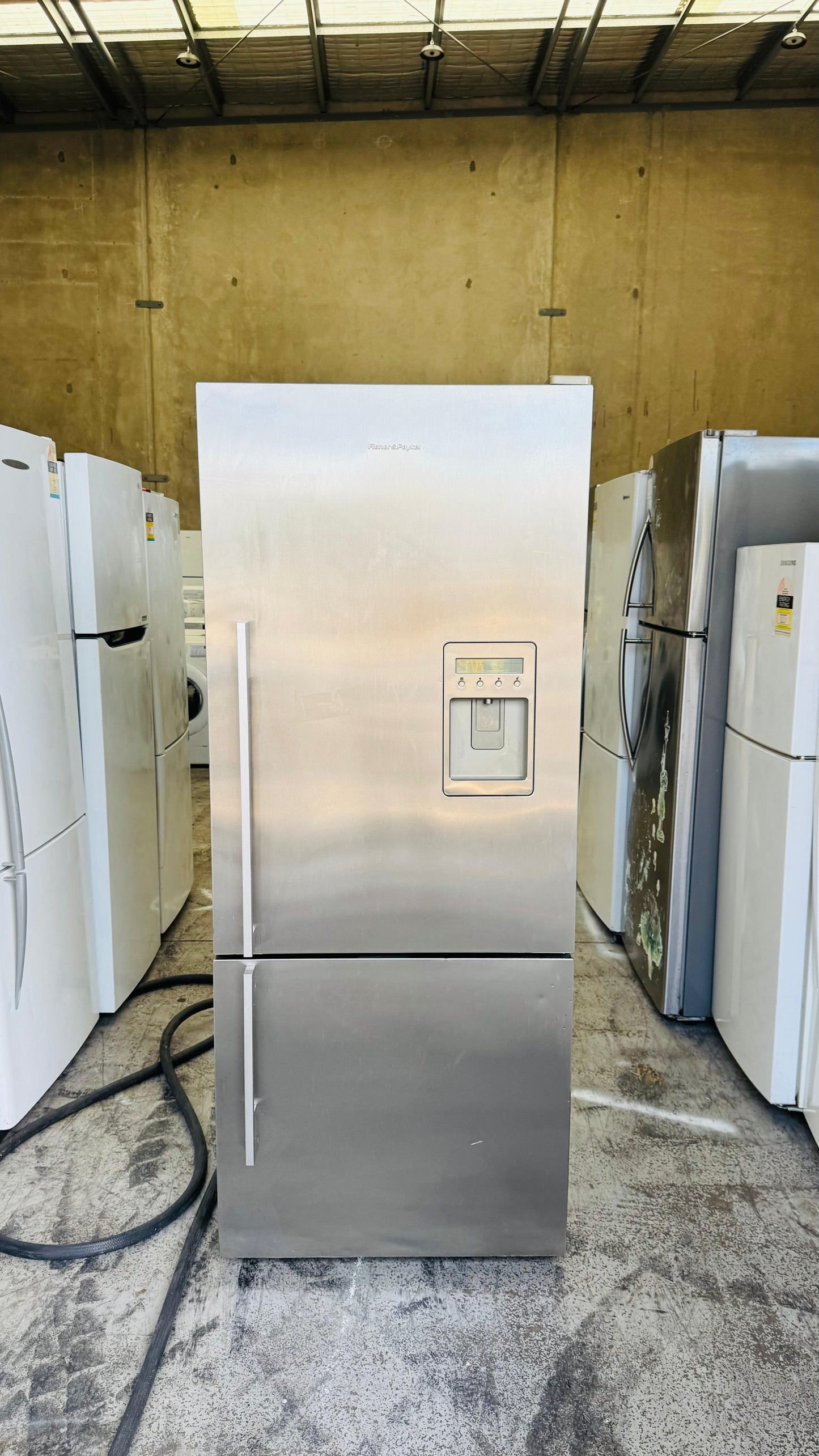 FISHER AND PAYKEL 447 LITRES FRIDGE FREEZER
