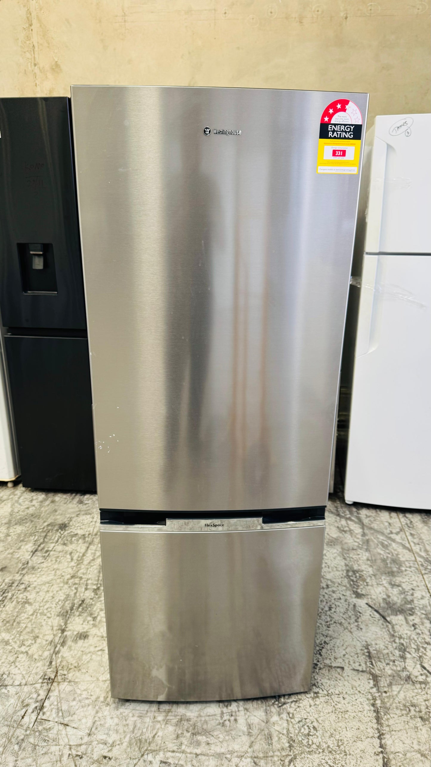 WESTINGHOUSE 340 LITRES FRIDGE FREEZER