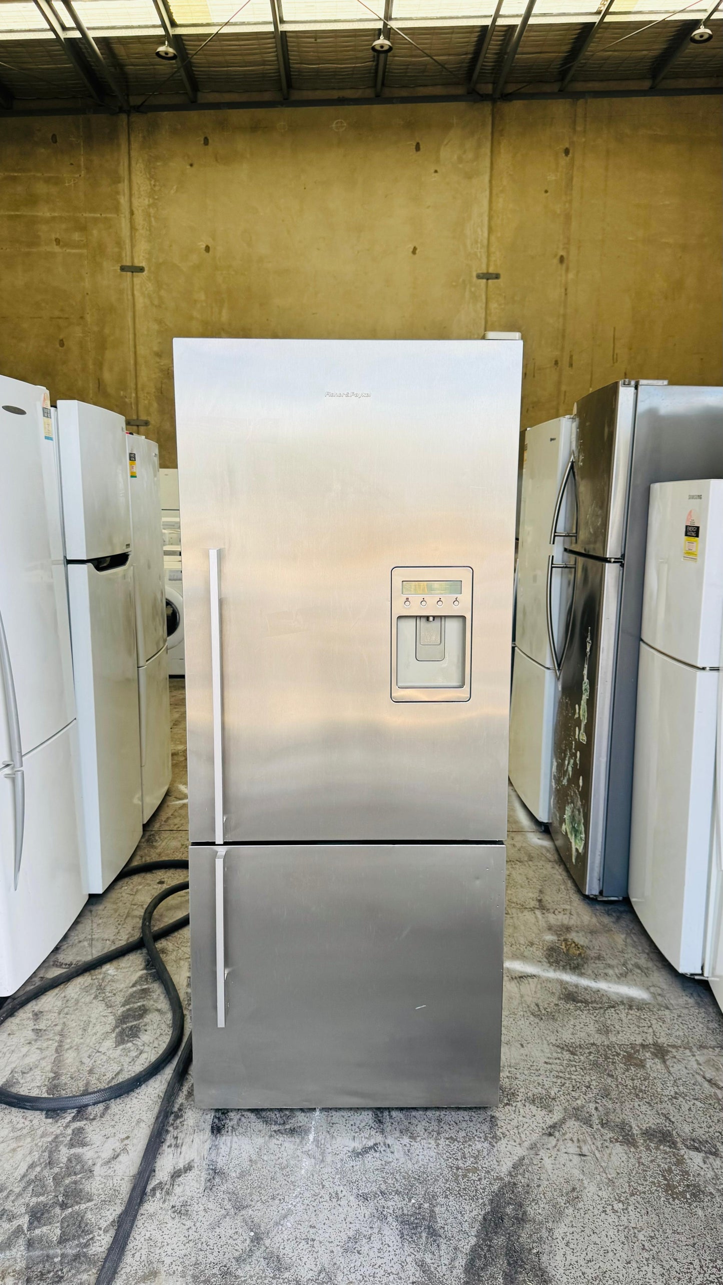 FISHER AND PAYKEL 447 LITRES FRIDGE FREEZER