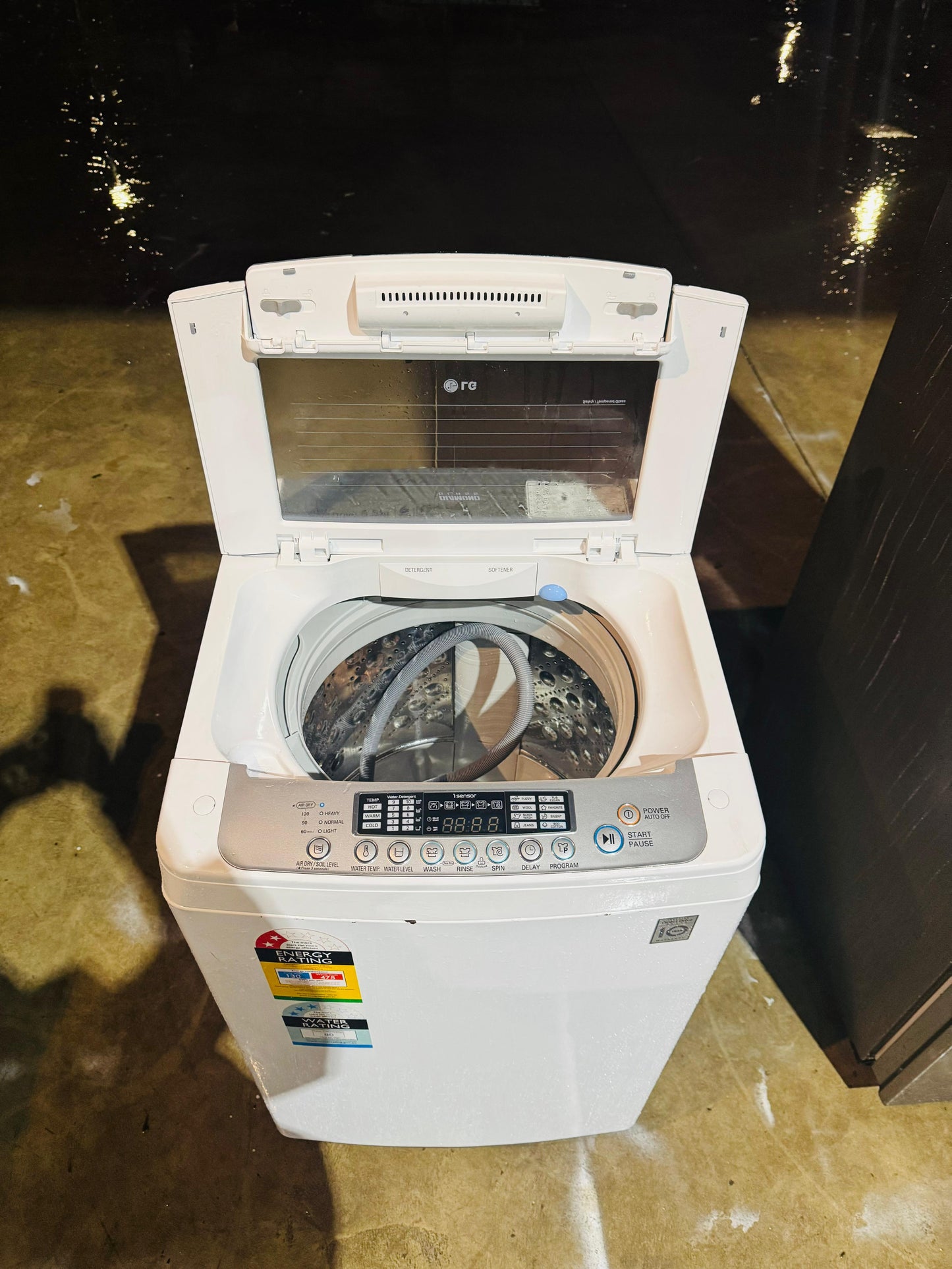 LG 5.5 KGS TOP LOADER WASHING MACHINE