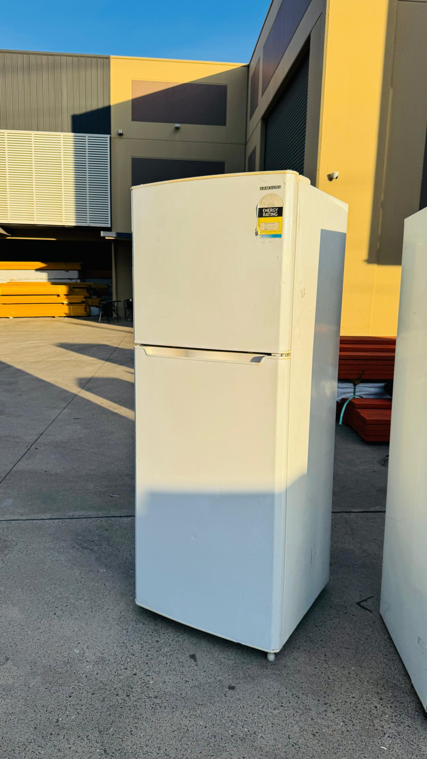 SAMSUNG 395 LITRES FRIDGE FREEZER