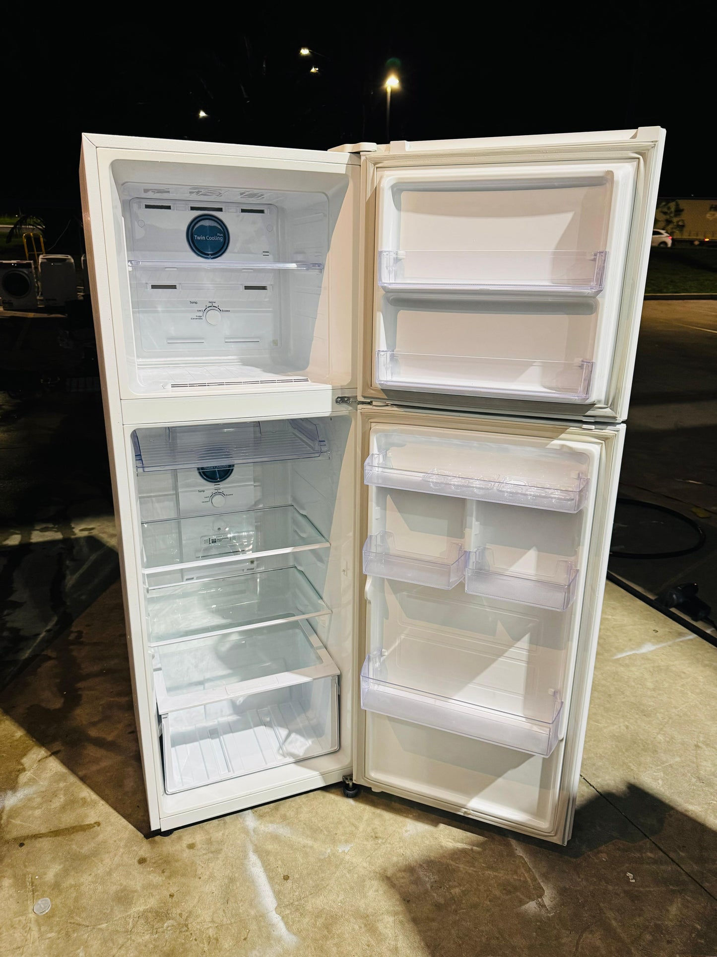 SAMSUNG 320 LITRES FRIDGE FREEZER