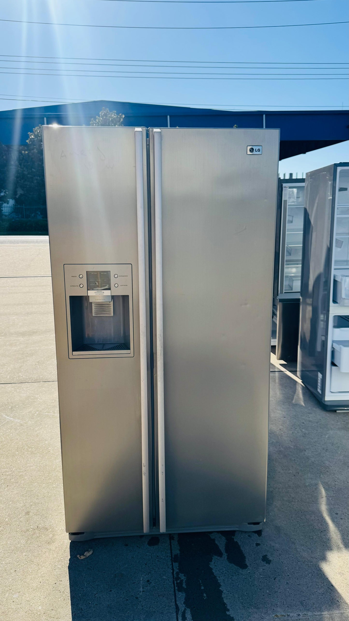 LG SIDE BY SIDE 567 LITRES FRIDGE FREEZER